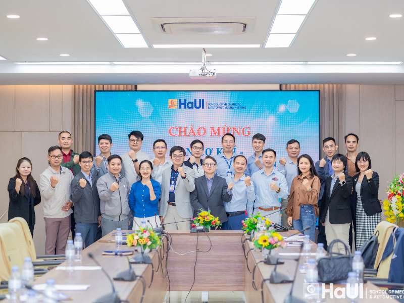 Trường Cơ khí – Ô tô làm việc với Ban Cơ khí thuộc Hiệp hội Công nghiệp Hỗ trợ Việt Nam
