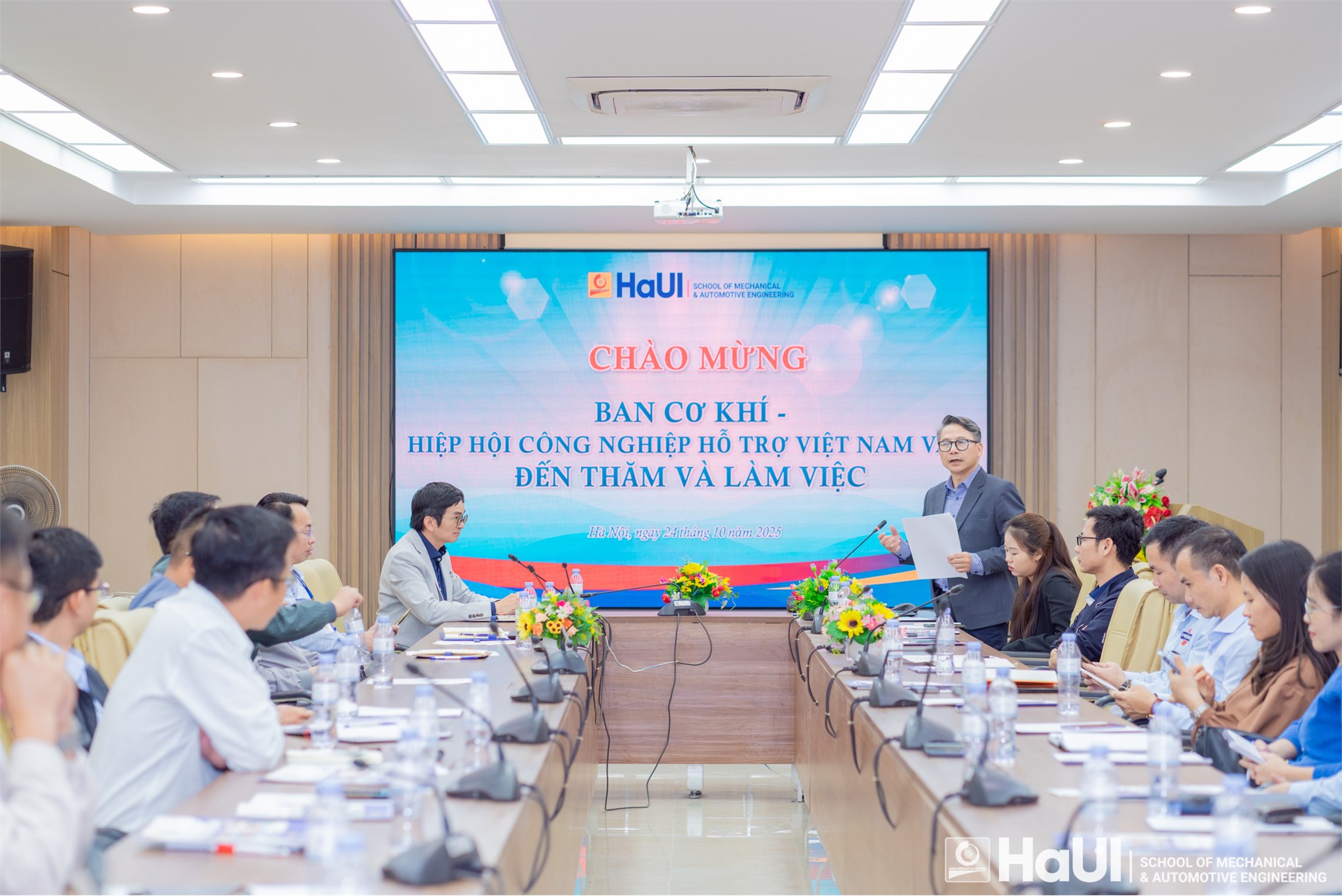 Trường Cơ khí – Ô tô làm việc với Ban Cơ khí thuộc Hiệp hội Công nghiệp Hỗ trợ Việt Nam