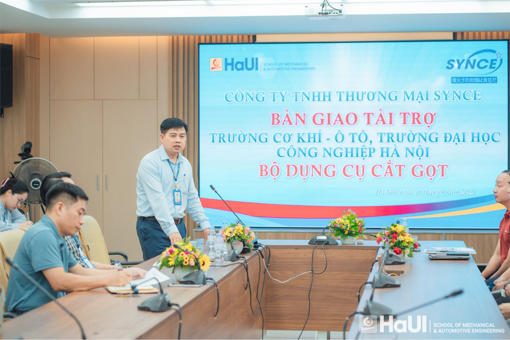 Synce Trading Co., Ltd donated a set of cutting tools to the School of Mechanical and Automotive Engineering