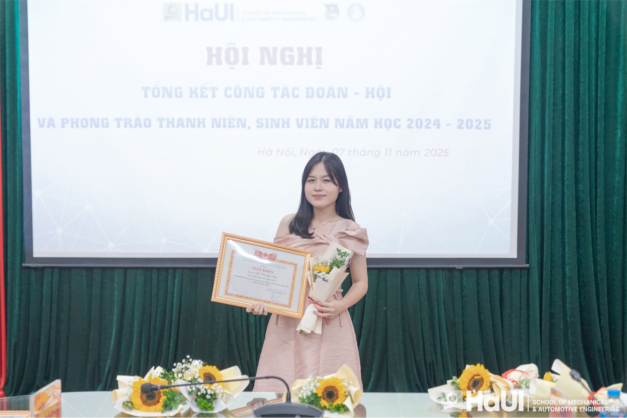 Hội nghị tổng kết Công tác Đoàn và phong trào thanh niên, sinh viên Trường Cơ khí – Ô tô năm học 2024-2025