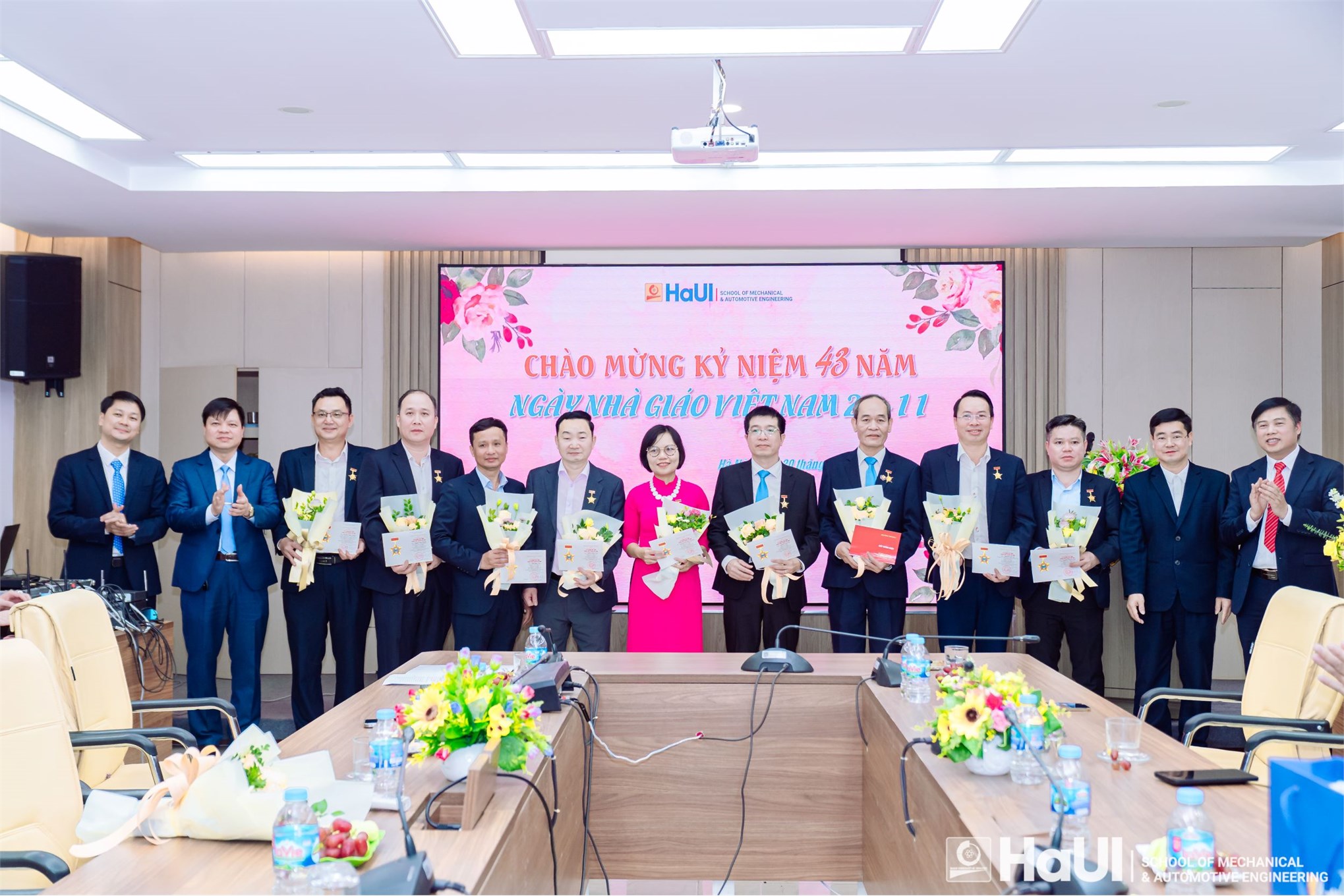 Trường Cơ khí – Ô tô chào mừng ngày Nhà giáo Việt Nam 20/11, tôn vinh và phát huy truyền thống