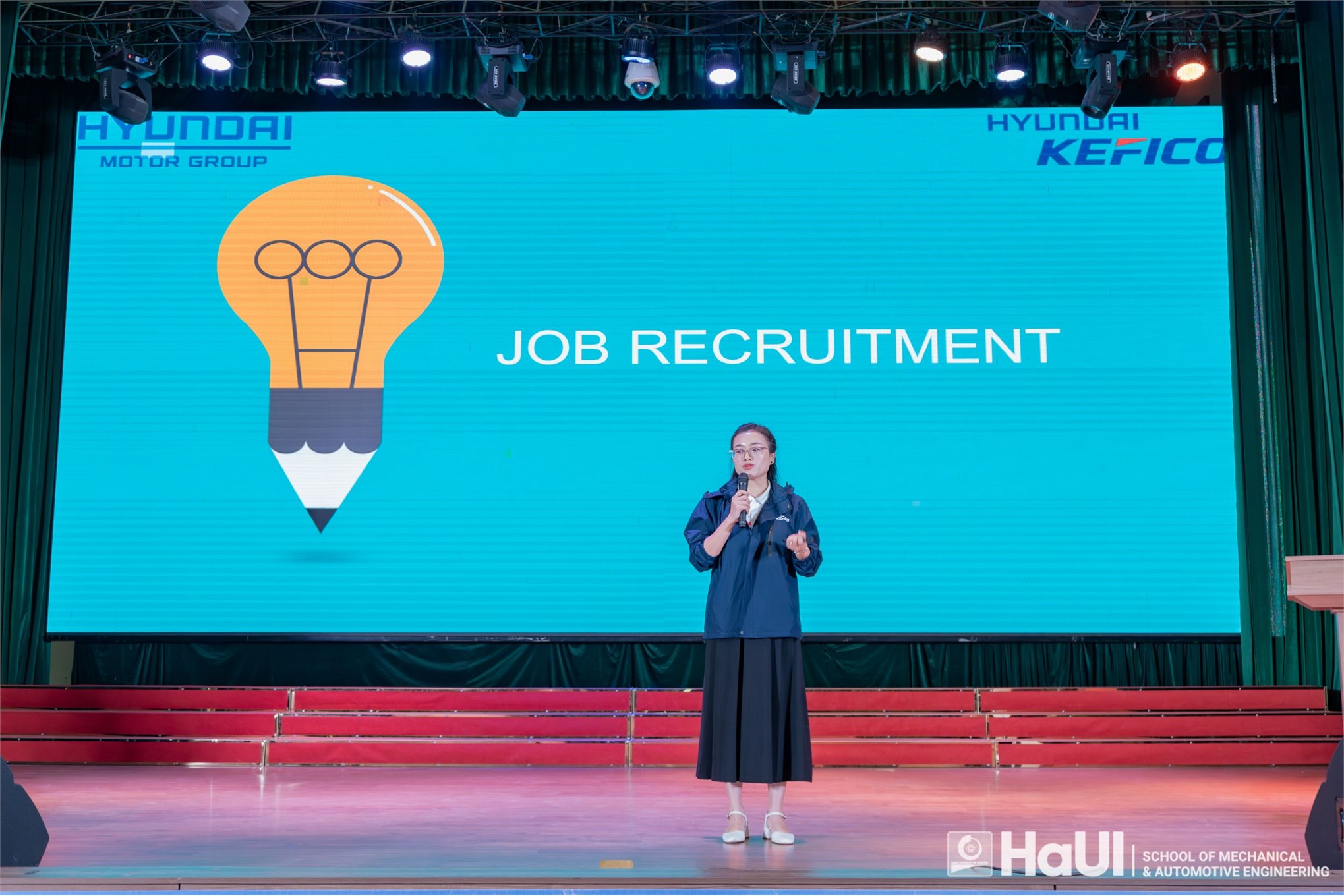 Hội thảo tư vấn vị trí việc làm và tuyển dụng cho sinh viên Trường Cơ khí – Ô tô - Kết nối 20 doanh nghiệp với hơn 1500 sinh viên