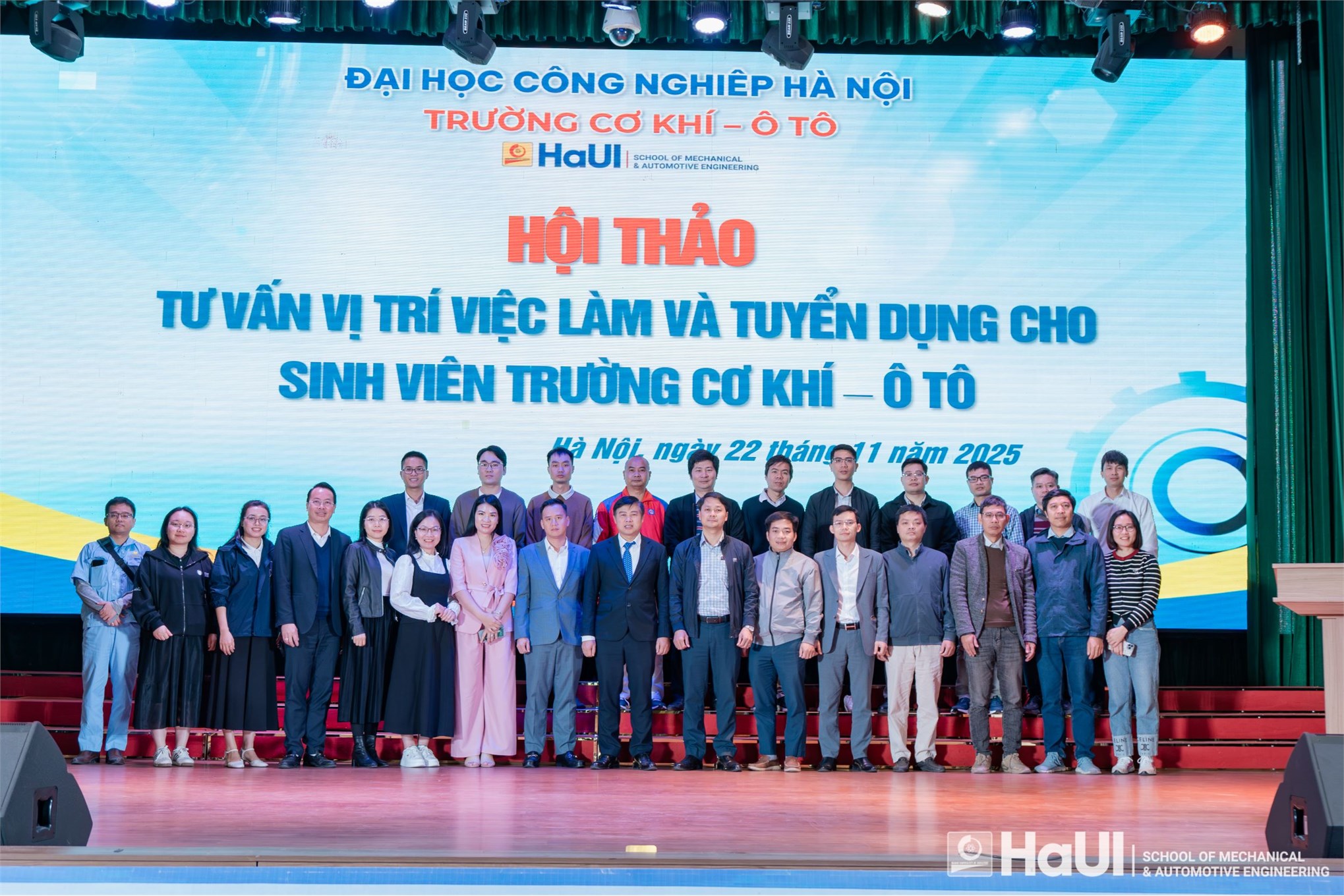 Hội thảo tư vấn vị trí việc làm và tuyển dụng cho sinh viên Trường Cơ khí – Ô tô - Kết nối 20 doanh nghiệp với hơn 1500 sinh viên