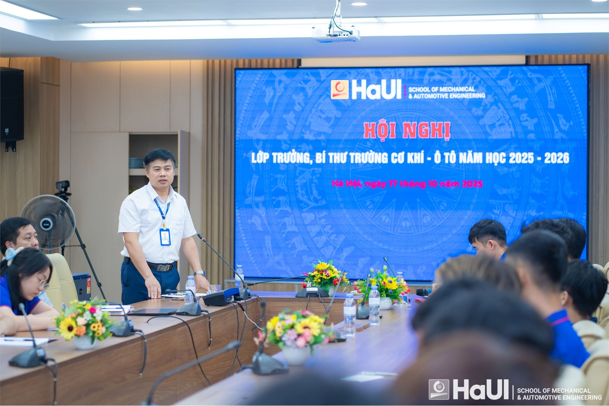 Conference of class monitors and secretaries of Youth Union branches at the School of Mechanical and Automotive Engineering: Putting students at the center, listening for innovation and development