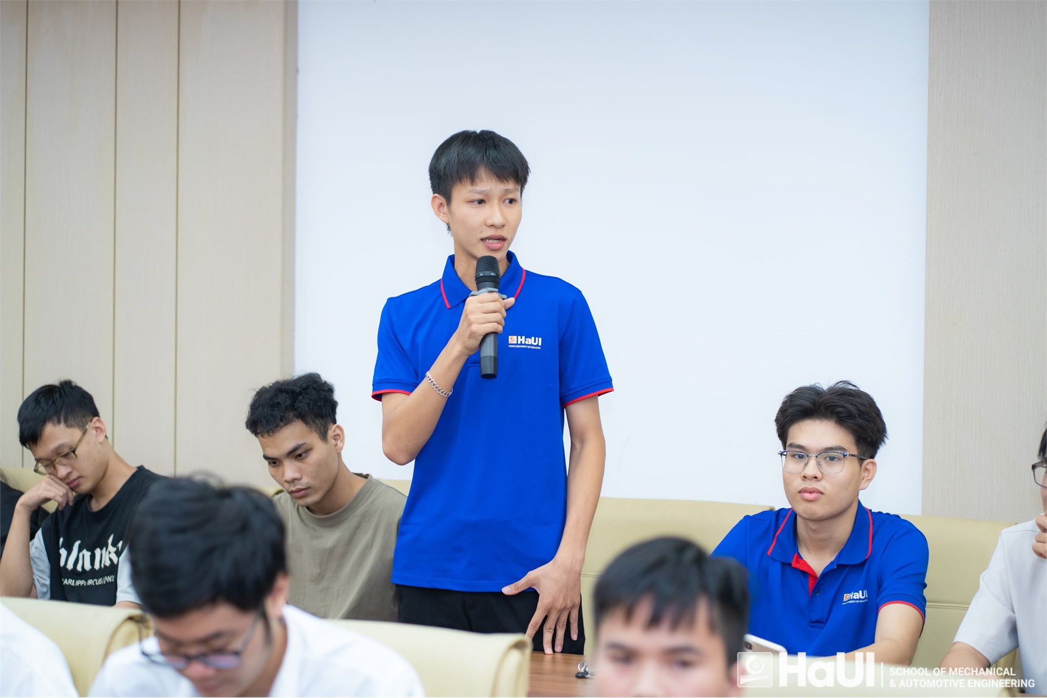 Conference of class monitors and secretaries of Youth Union branches at the School of Mechanical and Automotive Engineering: Putting students at the center, listening for innovation and development