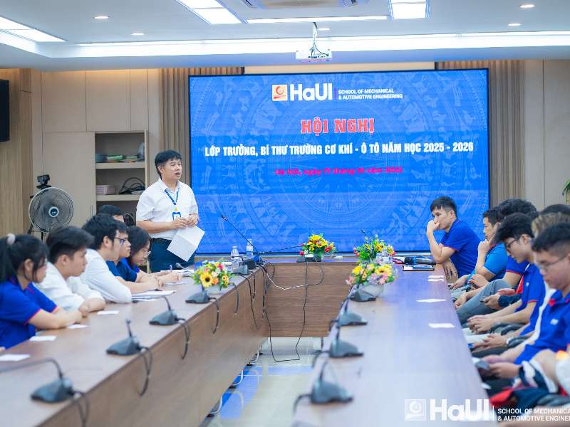 Conference of class monitors and secretaries of Youth Union branches at the School of Mechanical and Automotive Engineering: Putting students at the center, listening for innovation and development