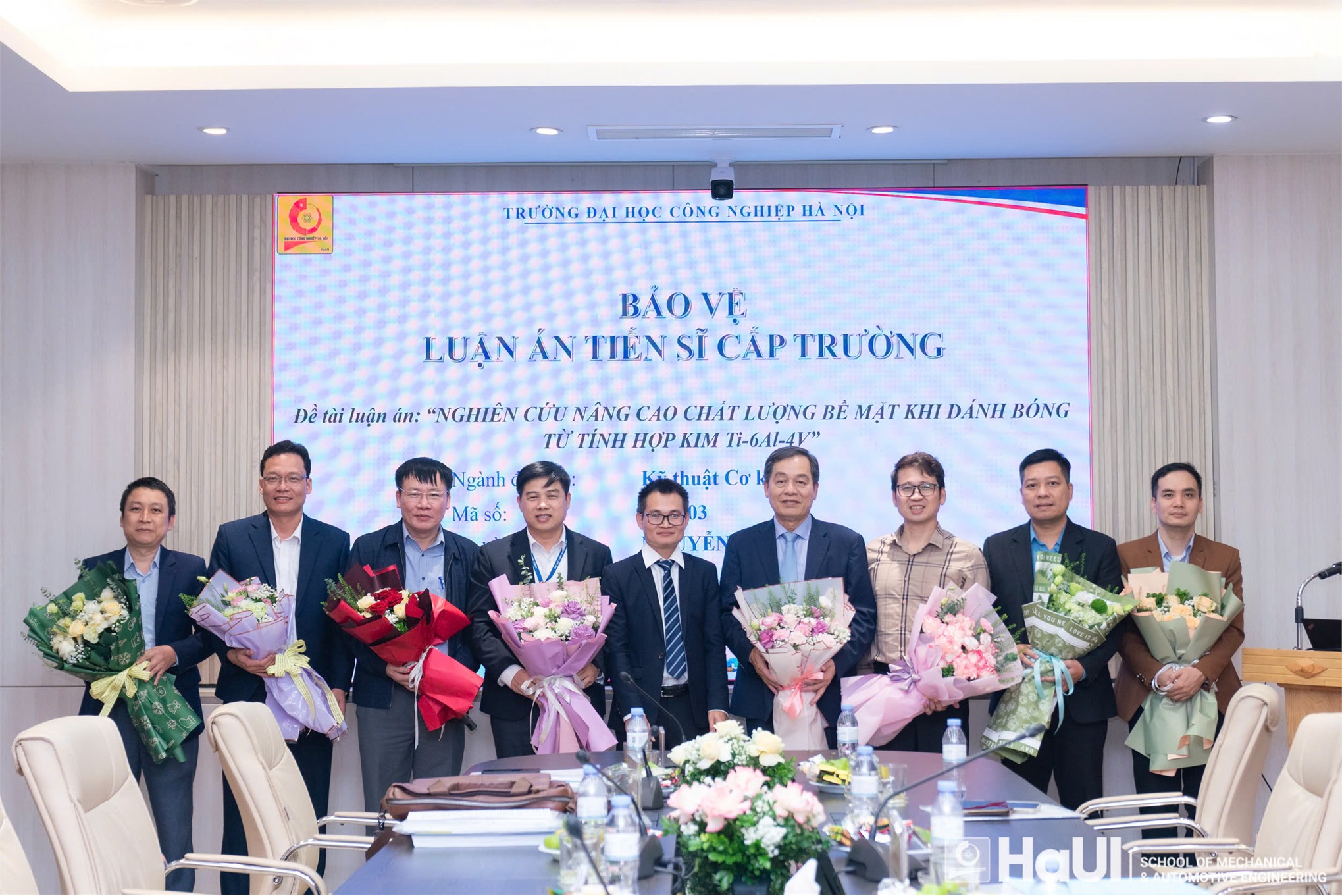 PhD candidate Nguyen Duy Trinh successfully defended the university-level doctoral dissertation