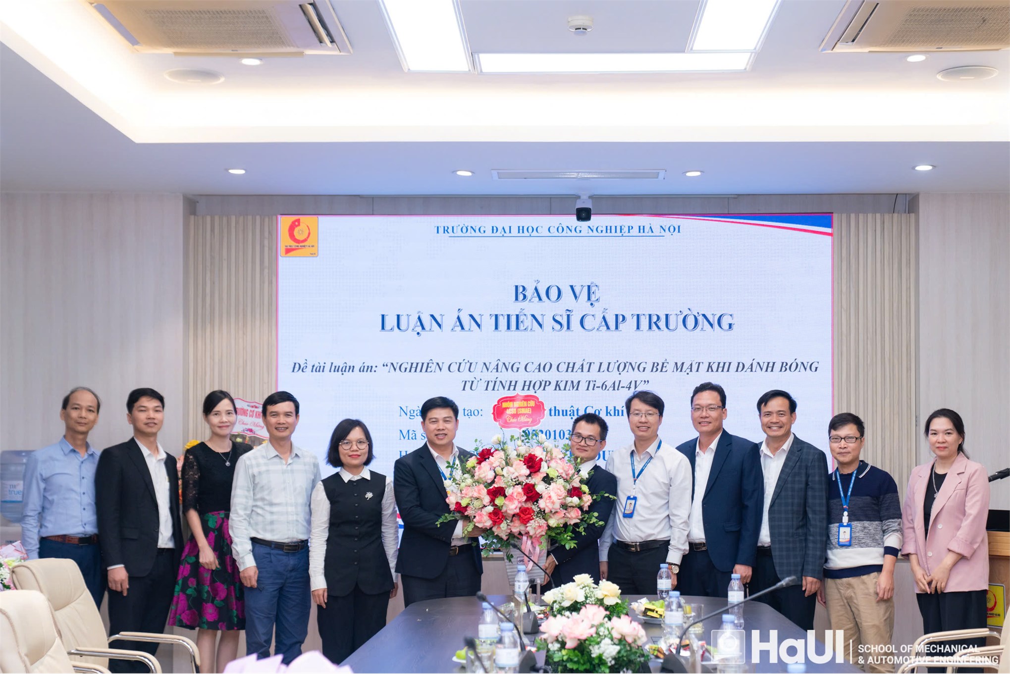 PhD candidate Nguyen Duy Trinh successfully defended the university-level doctoral dissertation