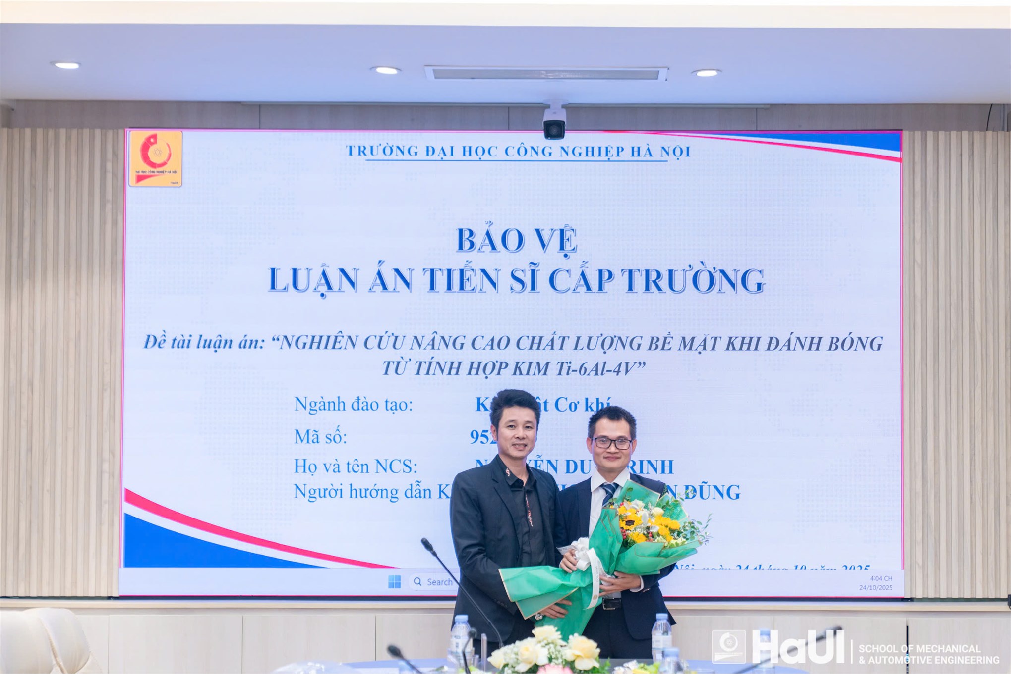 PhD candidate Nguyen Duy Trinh successfully defended the university-level doctoral dissertation