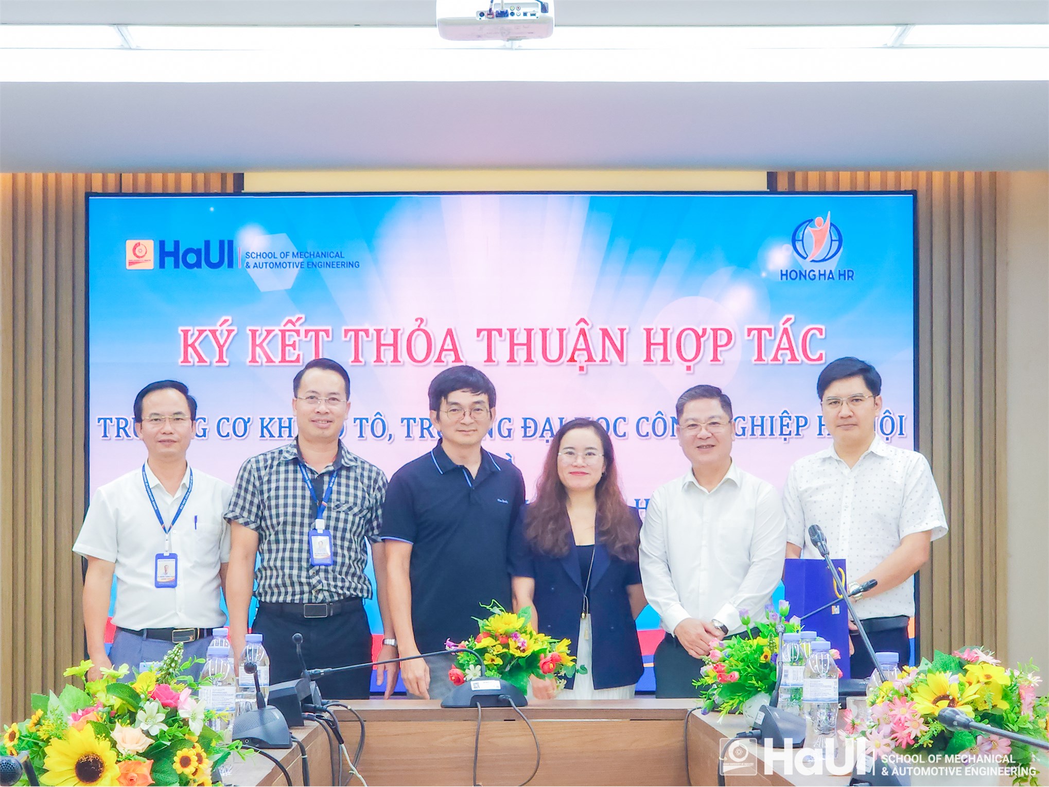 Partnership signing between School of Mechanical and Automotive Engineering and Hong Ha Human Resource Joint Stock Company: Elevating the quality of international human resource