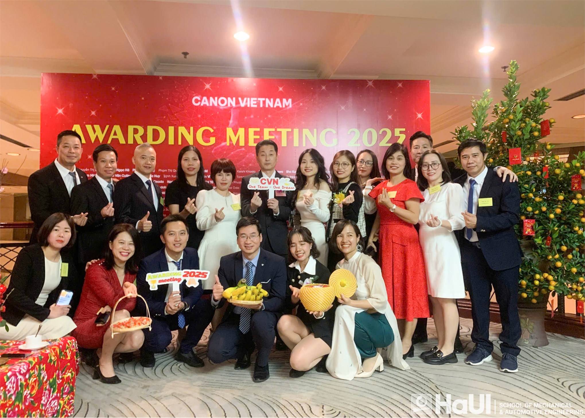 The journey of a Mechatronics student from the School of Mechanical and Automotive Engineering to Manager at Canon Vietnam Co., Ltd