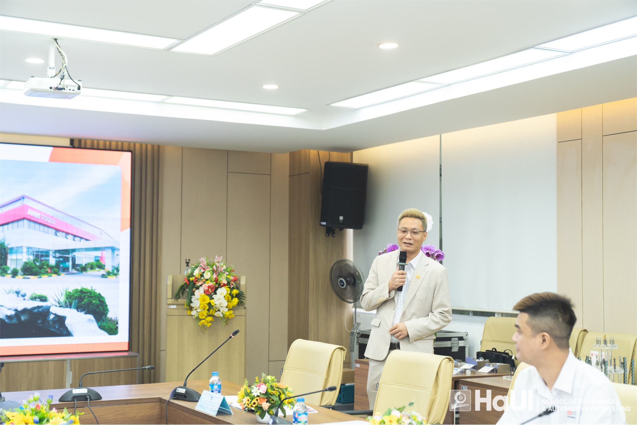 Trường Cơ khí – Ô tô ký kết thỏa thuận hợp tác chiến lược với Công ty TNHH Dụng cụ AnMi, hướng tới xây dựng phòng Lab dụng cụ cắt