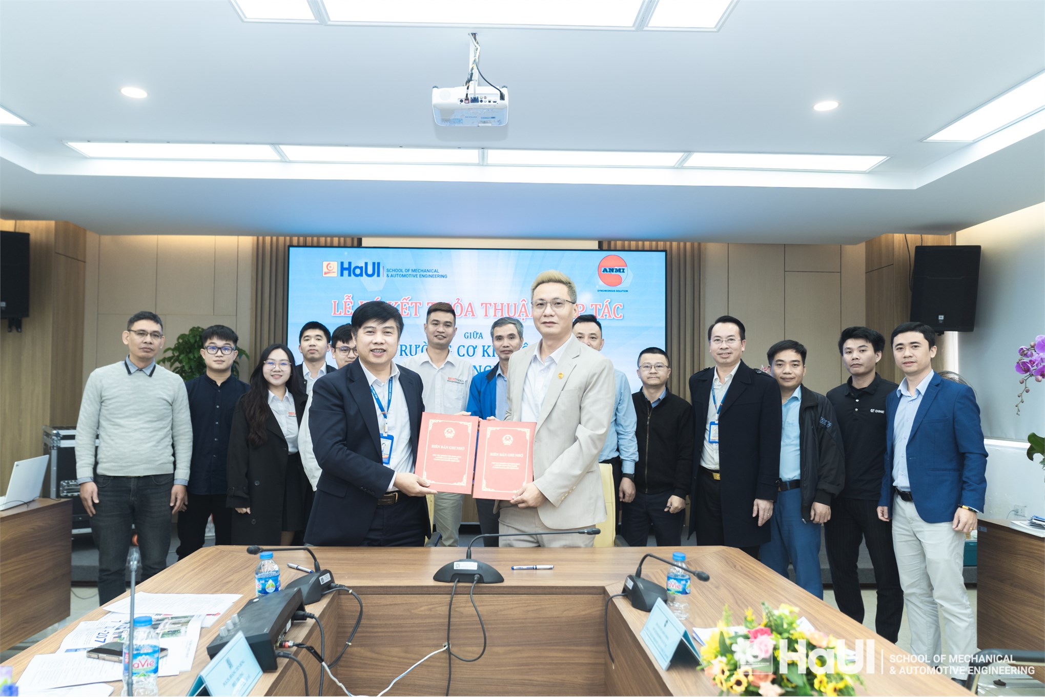 Trường Cơ khí – Ô tô ký kết thỏa thuận hợp tác chiến lược với Công ty TNHH Dụng cụ AnMi, hướng tới xây dựng phòng Lab dụng cụ cắt