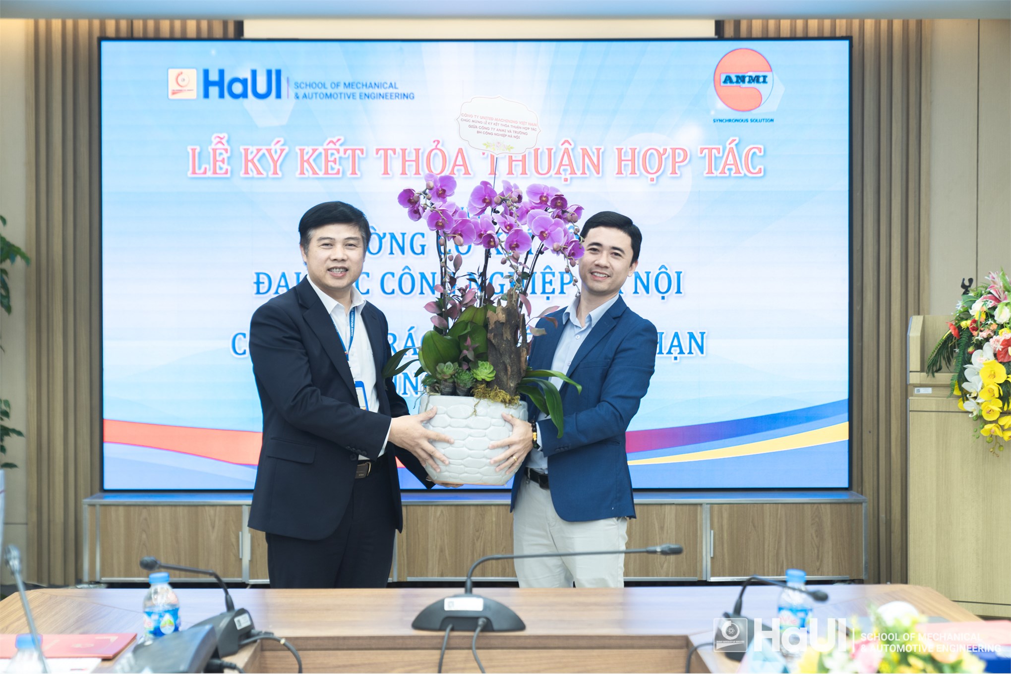 Trường Cơ khí – Ô tô ký kết thỏa thuận hợp tác chiến lược với Công ty TNHH Dụng cụ AnMi, hướng tới xây dựng phòng Lab dụng cụ cắt