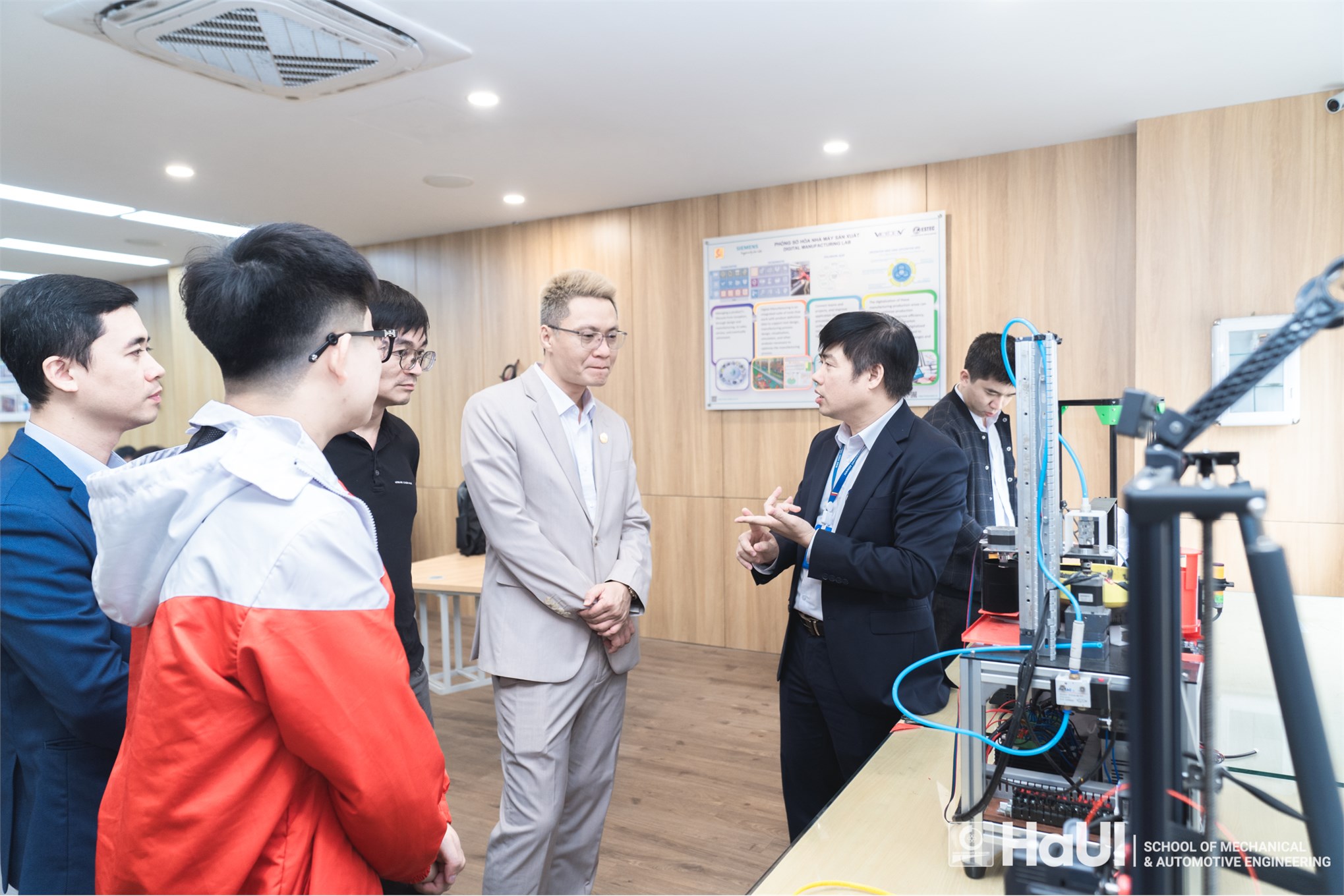 Trường Cơ khí – Ô tô ký kết thỏa thuận hợp tác chiến lược với Công ty TNHH Dụng cụ AnMi, hướng tới xây dựng phòng Lab dụng cụ cắt