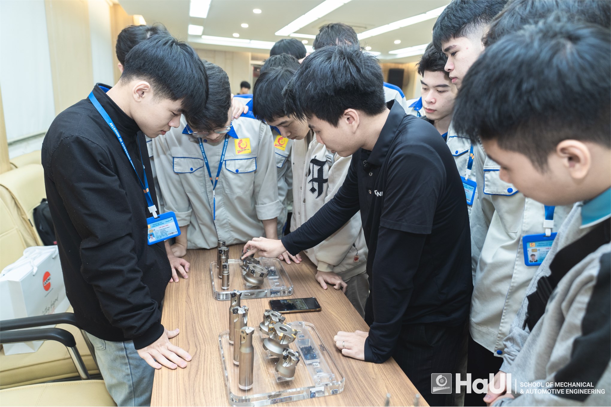 Trường Cơ khí – Ô tô ký kết thỏa thuận hợp tác chiến lược với Công ty TNHH Dụng cụ AnMi, hướng tới xây dựng phòng Lab dụng cụ cắt