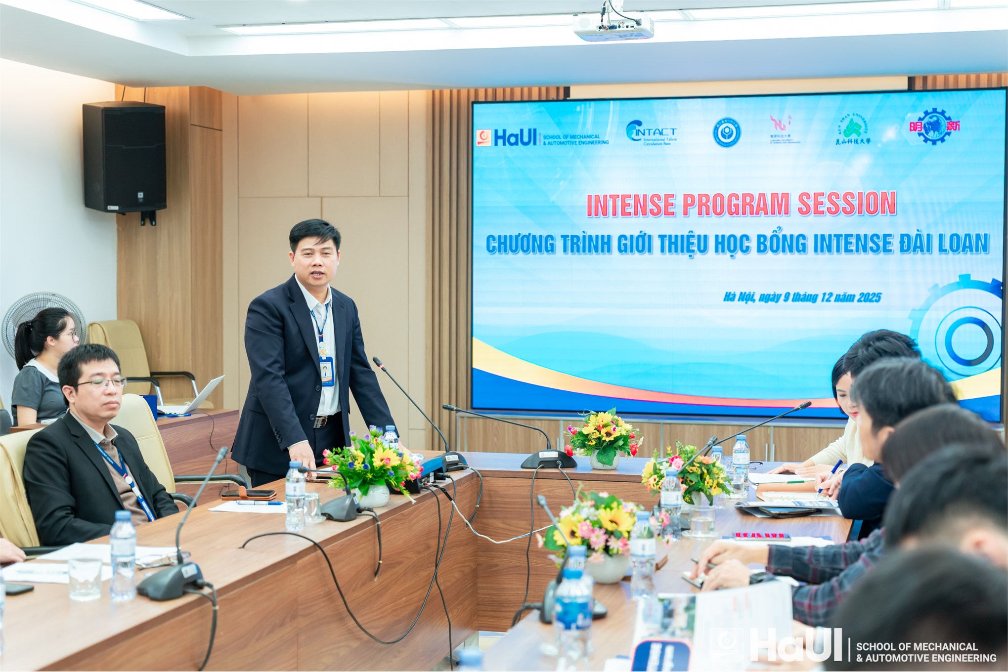 Cơ hội du học và phát triển sự nghiệp cho sinh viên Trường Cơ khí – Ô tô tại chương trình giới thiệu Học bổng Chính phủ Đài Loan – Intense