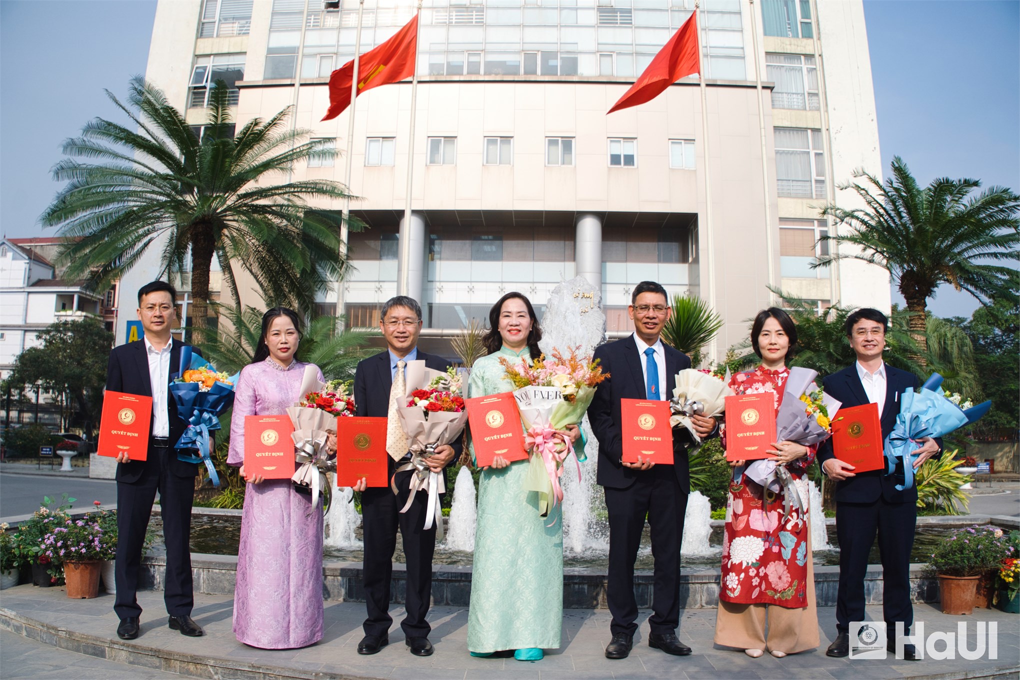 HaUI affirms stature as innovation university: 11 Associate Professors honored in 2025