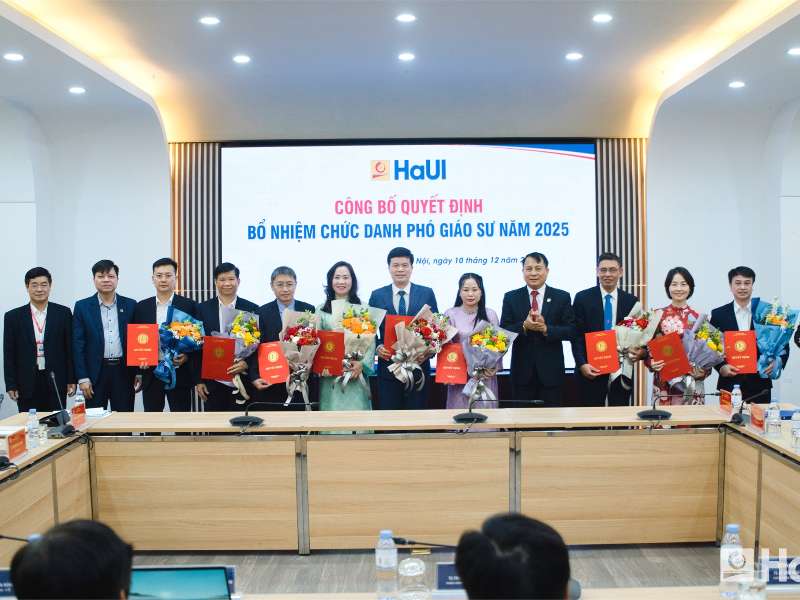 HaUI affirms stature as innovation university: 11 Associate Professors honored in 2025