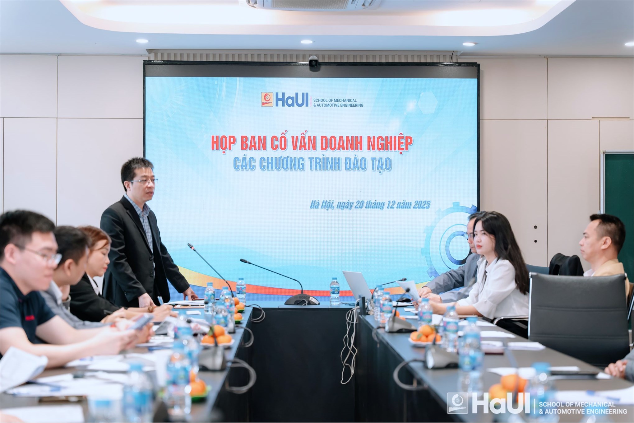 Họp Ban cố vấn doanh nghiệp các chương trình đào tạo năm học 2025 – 2026 tại Trường Cơ khí – Ô tô