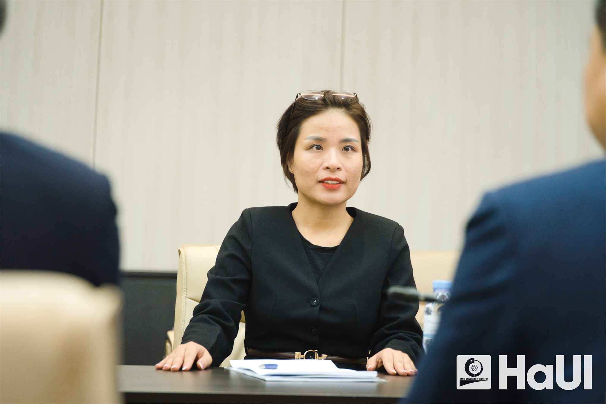 Đại học Công nghiệp Hà Nội làm việc với `Gã khổng lồ` công nghệ quang học Biel Crystal