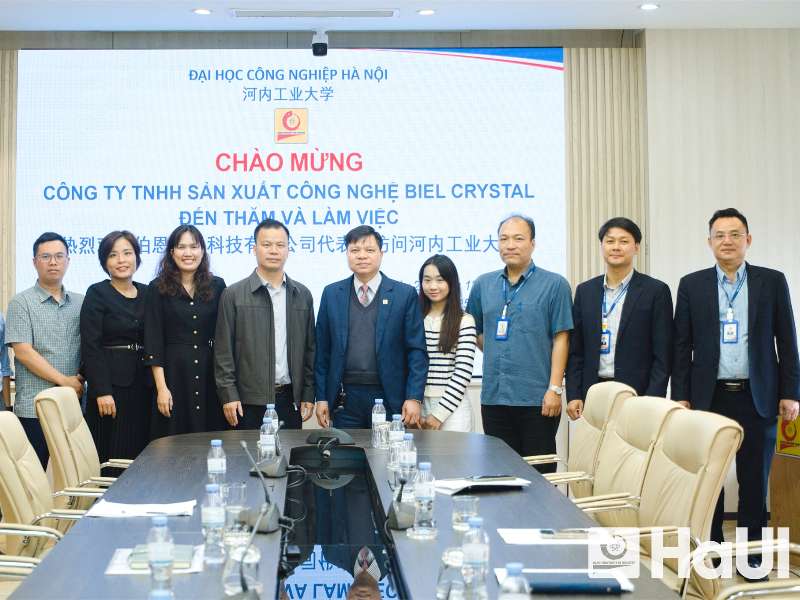 Đại học Công nghiệp Hà Nội làm việc với "Gã khổng lồ" công nghệ quang học Biel Crystal
