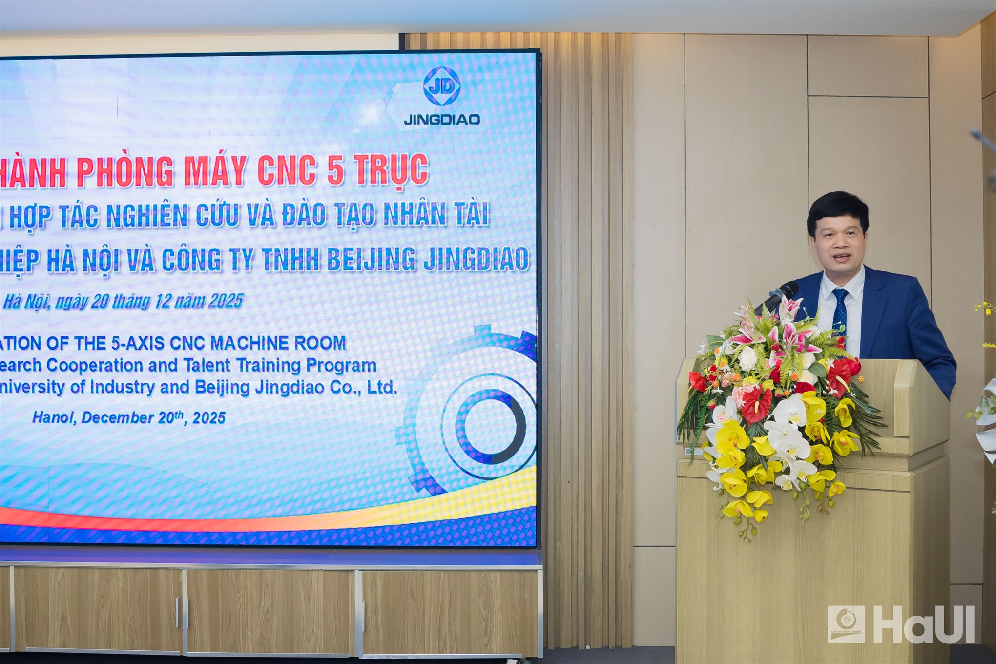Integrating advanced manufacturing technology into training: Hanoi University of Industry inaugurated 5-Axis CNC Machine Room.