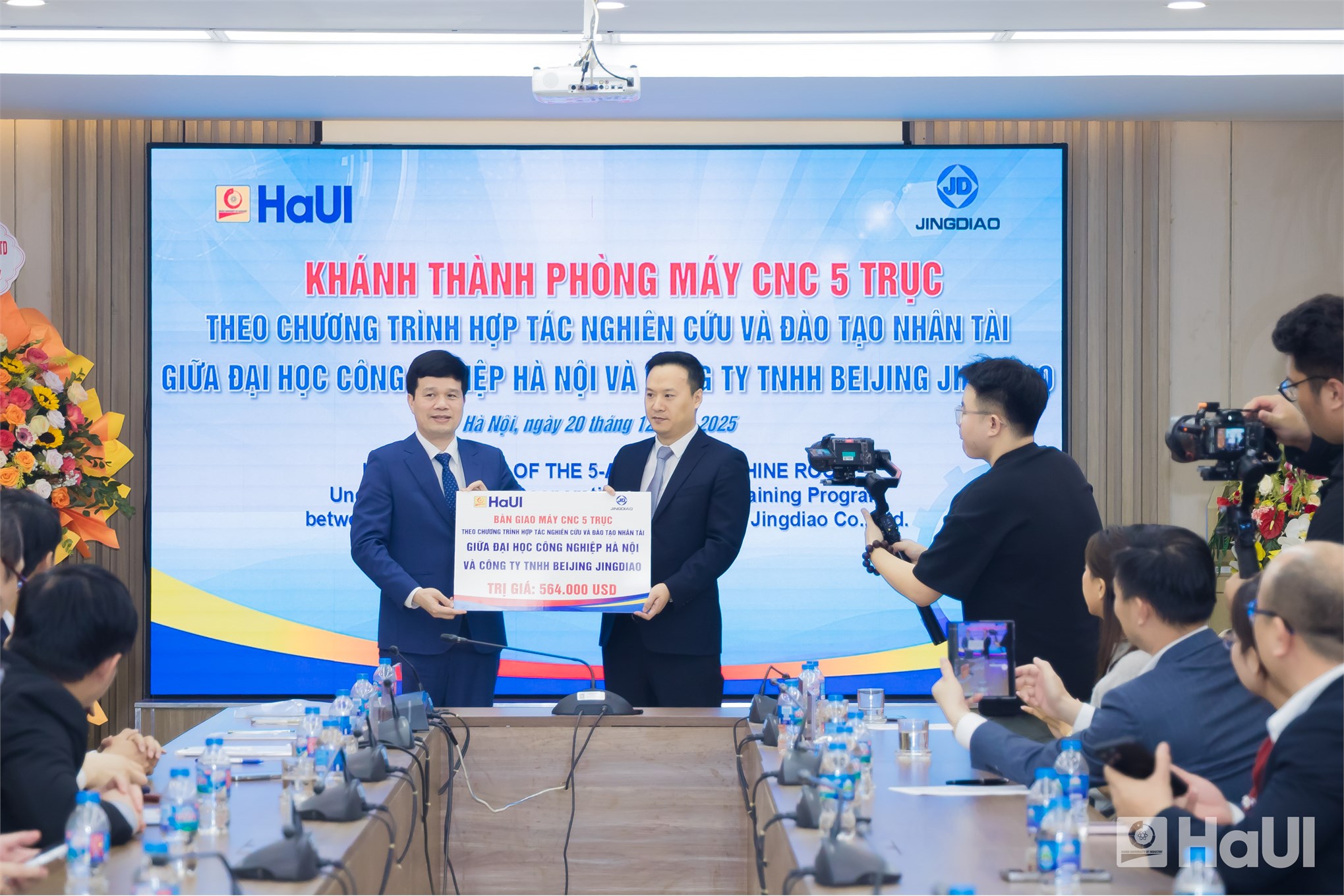 Integrating advanced manufacturing technology into training: Hanoi University of Industry inaugurated 5-Axis CNC Machine Room.
