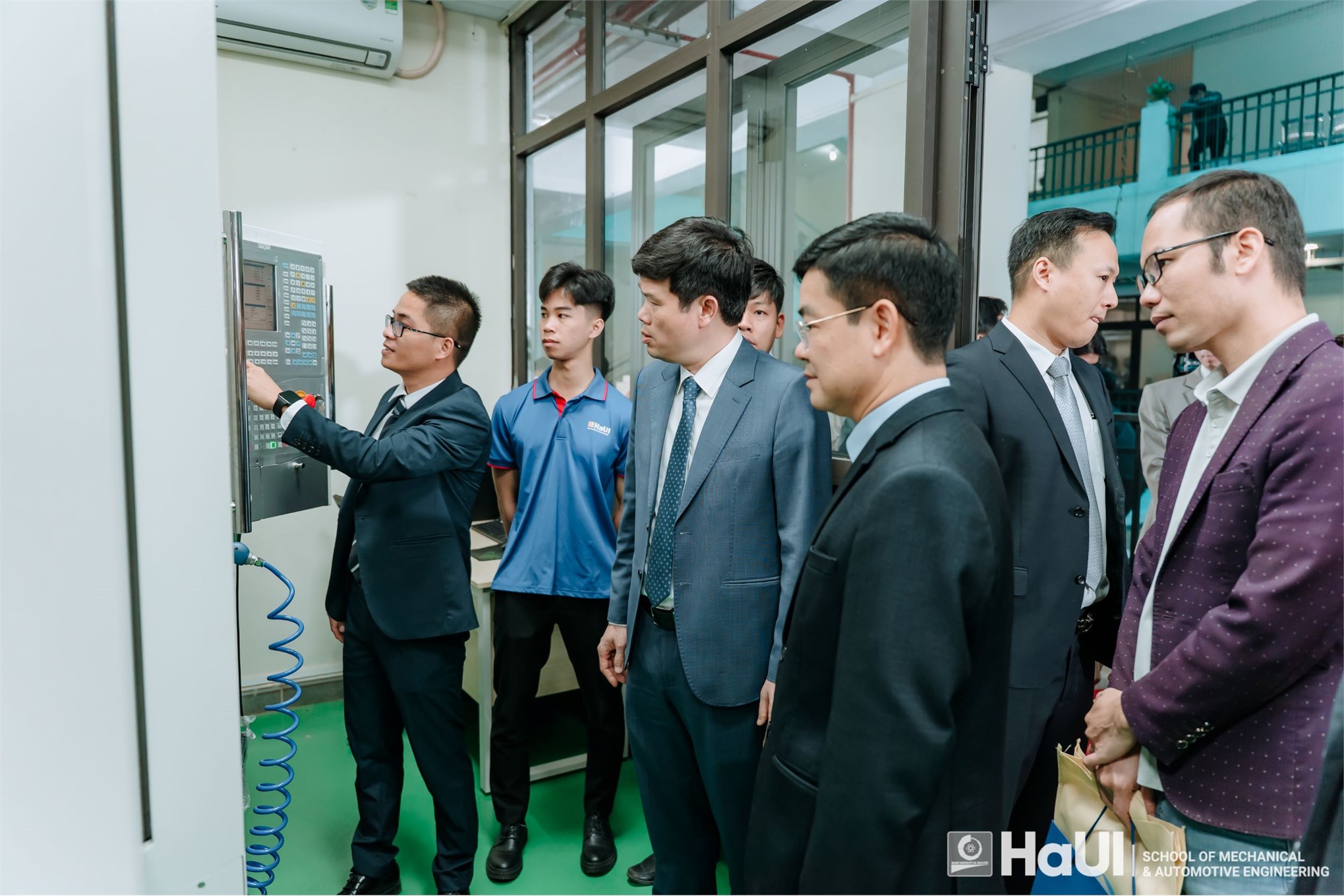 Integrating advanced manufacturing technology into training: Hanoi University of Industry inaugurated 5-Axis CNC Machine Room.