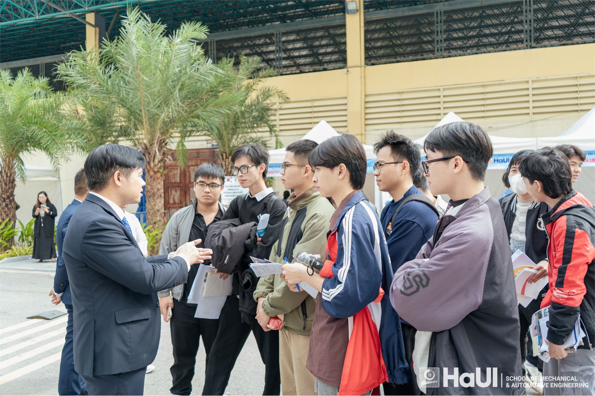 Career Counseling and Recruitment Workshop for Students of the School of Mechanical Engineering and Automotive Technology – Connecting 20 Enterprises with Over 1,500 Students