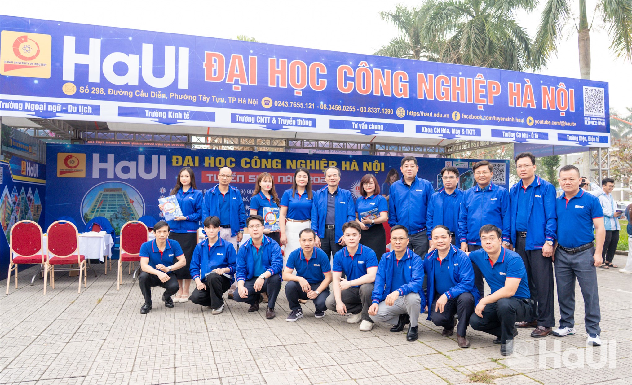 Trường Cơ khí – Ô tô, HaUI đồng hành cùng học sinh tại Nghệ An và Thanh Hóa trong Chương trình tư vấn tuyển sinh 2026