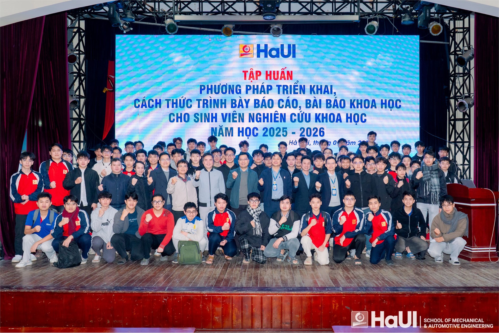 Tập huấn phương pháp nghiên cứu khoa học cho sinh viên Trường Cơ khí – Ô tô năm học 2025-2026