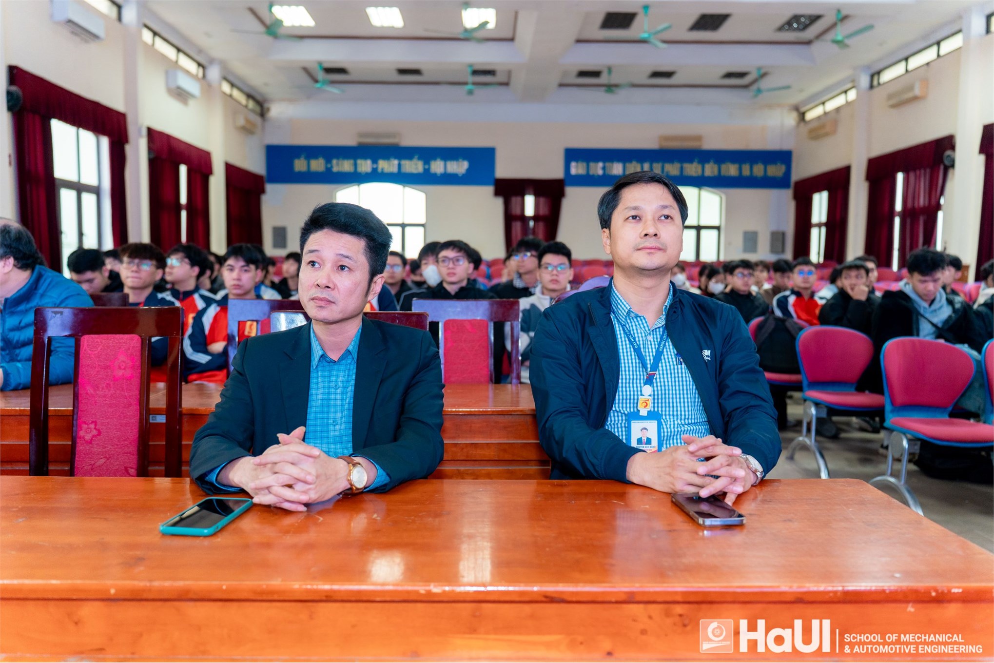 Tập huấn phương pháp nghiên cứu khoa học cho sinh viên Trường Cơ khí – Ô tô năm học 2025-2026