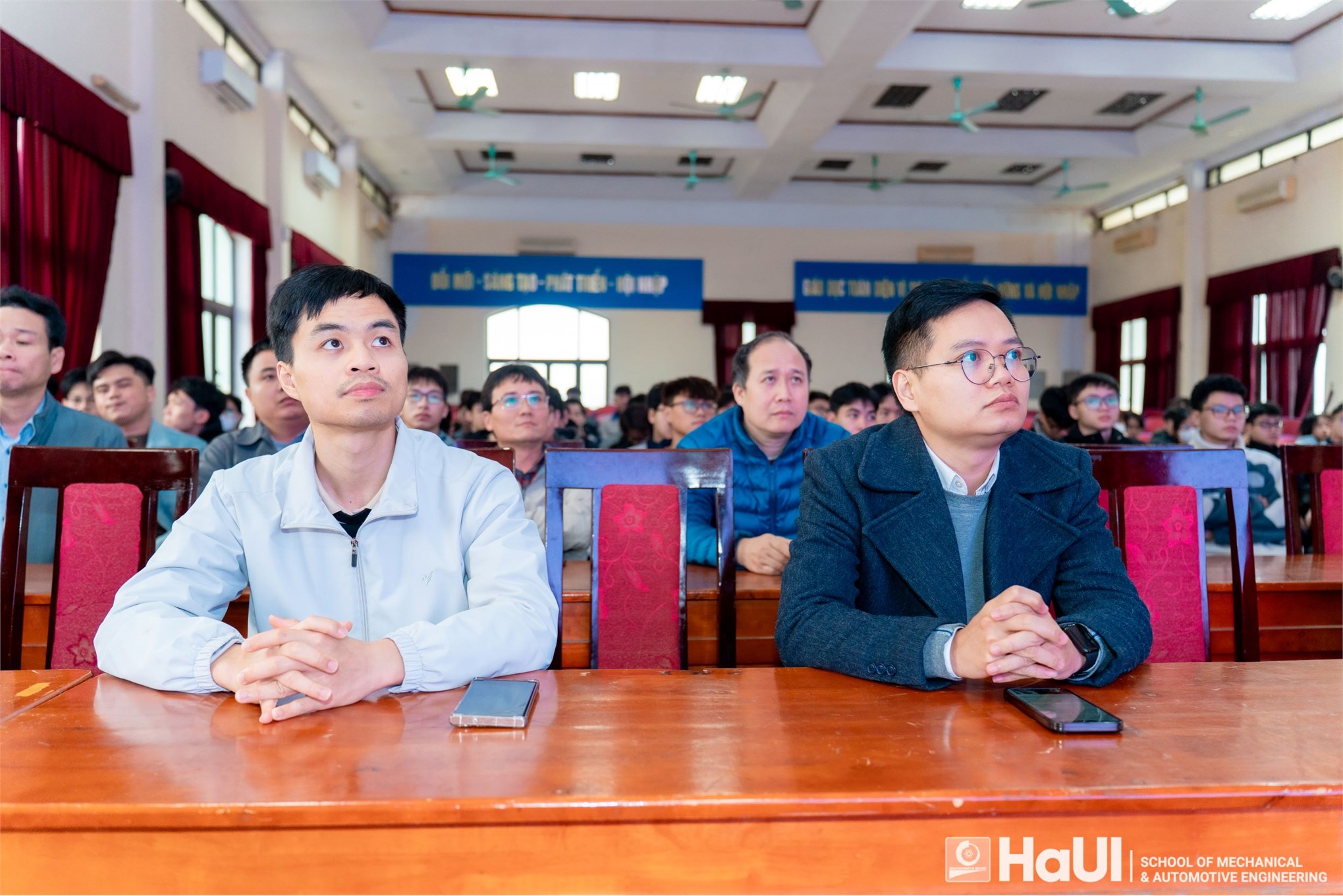 Tập huấn phương pháp nghiên cứu khoa học cho sinh viên Trường Cơ khí – Ô tô năm học 2025-2026