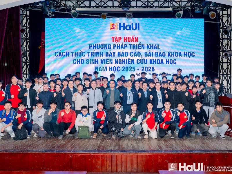 Tập huấn phương pháp nghiên cứu khoa học cho sinh viên Trường Cơ khí – Ô tô năm học 2025-2026