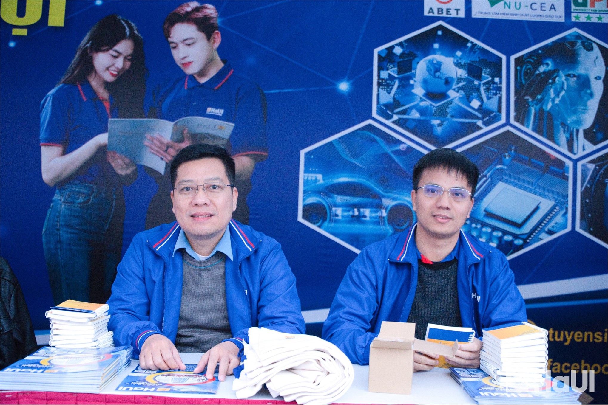 Trường Cơ khí – Ô tô, HaUI tham gia tư vấn tuyển sinh – hướng nghiệp năm 2026 tại Phú Thọ và Ninh Bình