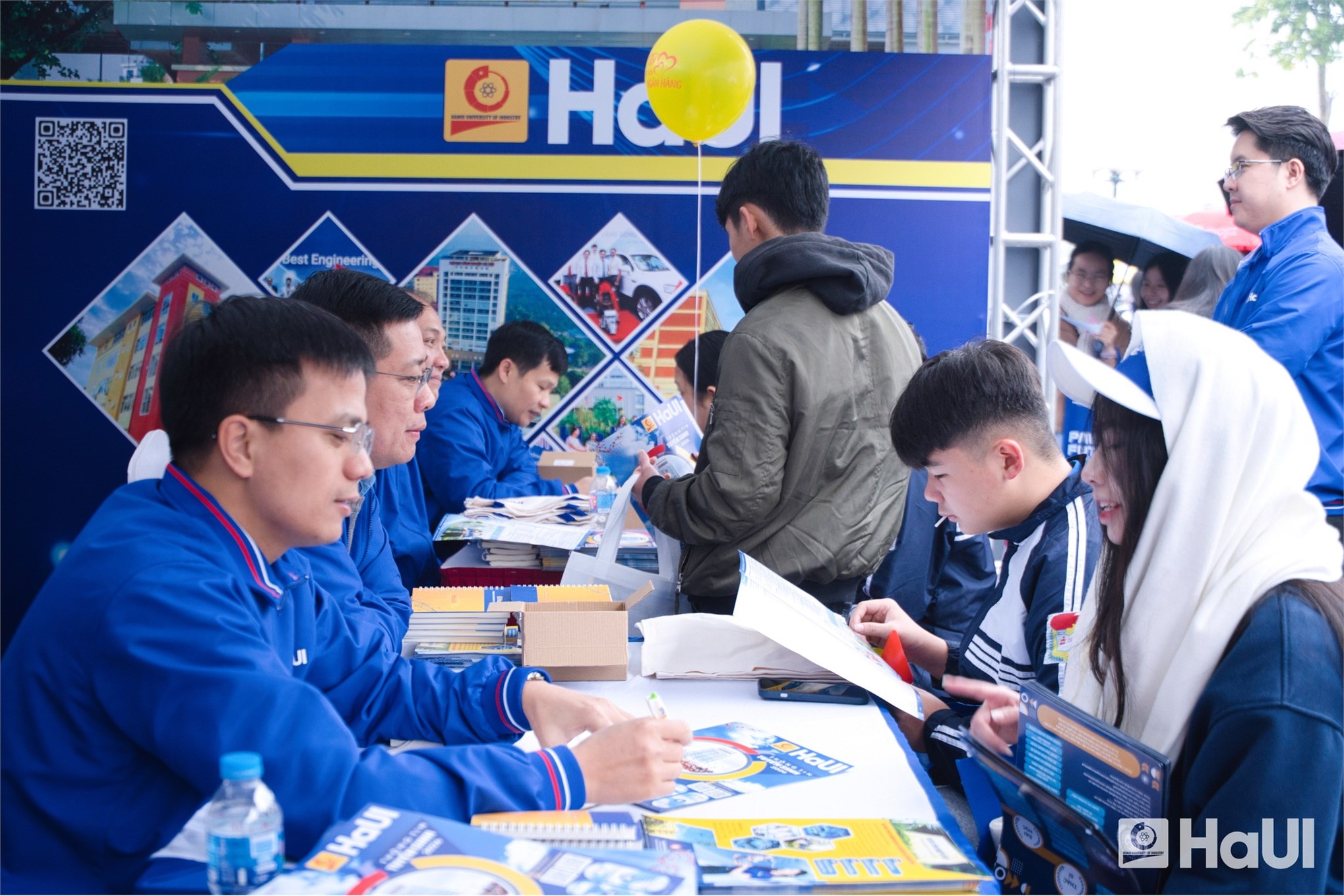 Trường Cơ khí – Ô tô, HaUI tham gia tư vấn tuyển sinh – hướng nghiệp năm 2026 tại Phú Thọ và Ninh Bình