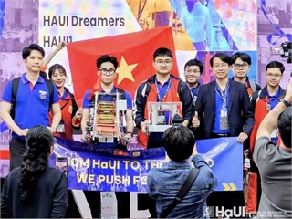 Students of School of Mechanical and Automotive Engineering, HaUI shined at Regional Robotics Competition in the Philippines.