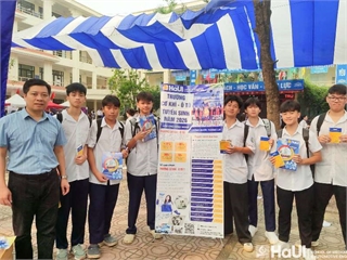 Trường Cơ khí – Ô tô, HaUI tư vấn tuyển sinh chuyên sâu tại THPT Đại Mỗ, định hướng tương lai cùng khối ngành công nghệ, kỹ thuật