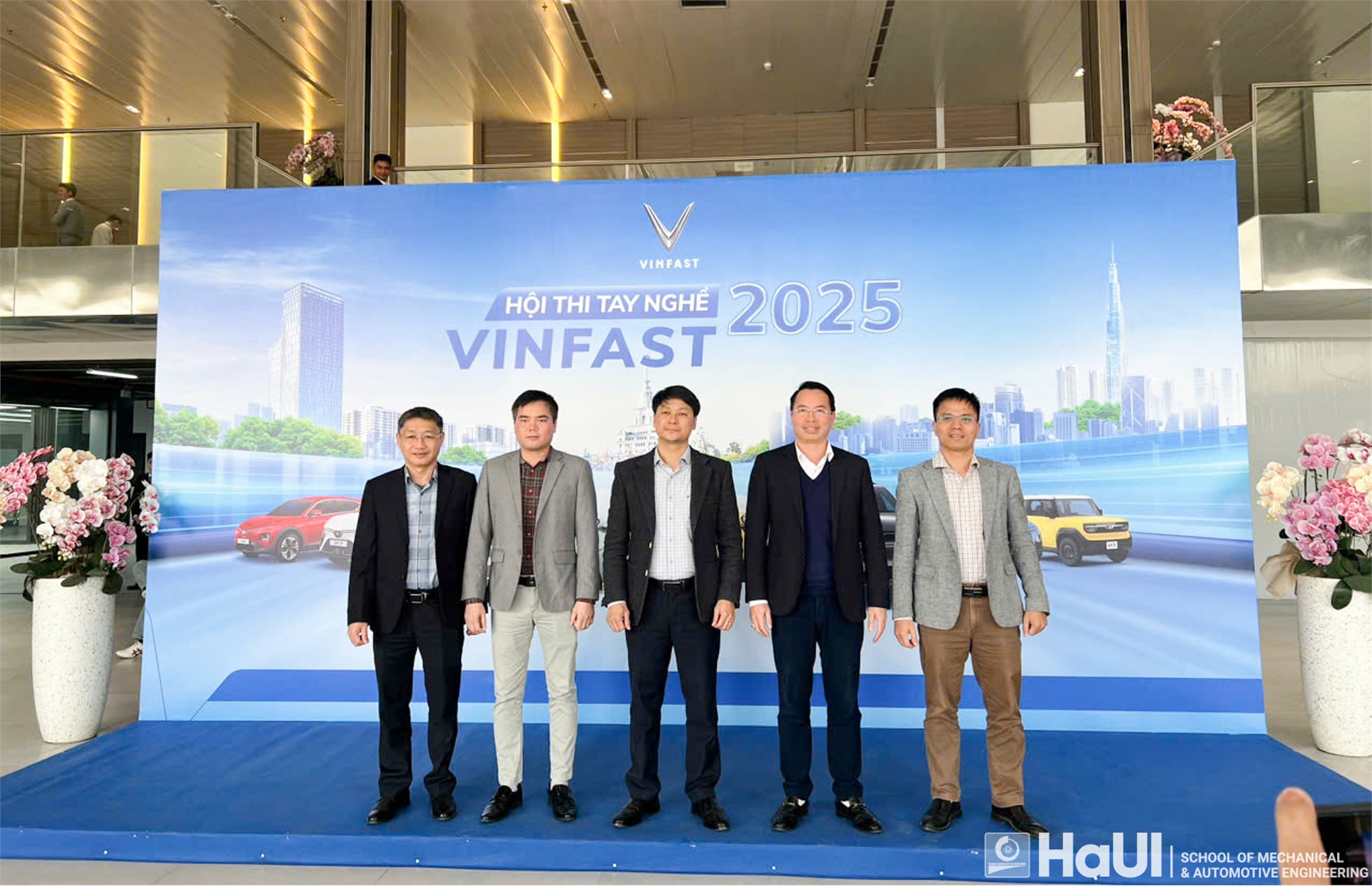 HaUI and VinFast collaborate on technology transfer: School of Mechanical and Automotive Engineering prepares to receive VF7 and VF9 electric vehicles for training and scientific research