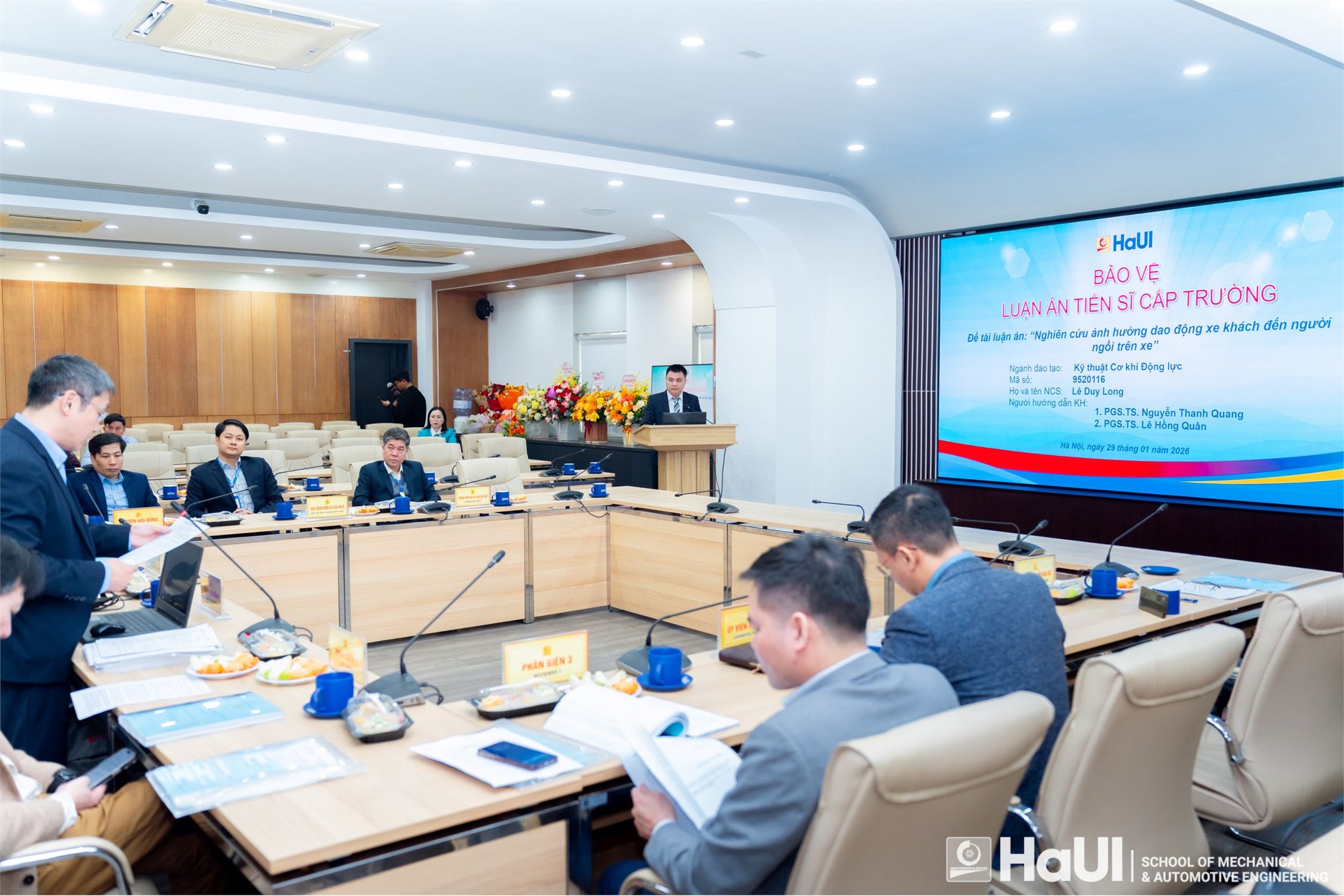 NCS Lê Duy Long bảo vệ thành công luận án tiến sĩ cấp trường