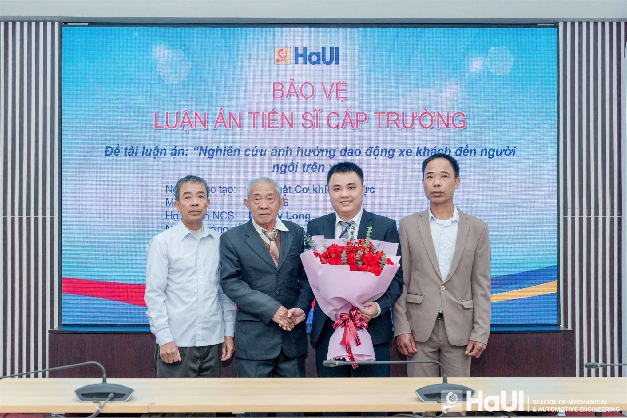 NCS Lê Duy Long bảo vệ thành công luận án tiến sĩ cấp trường