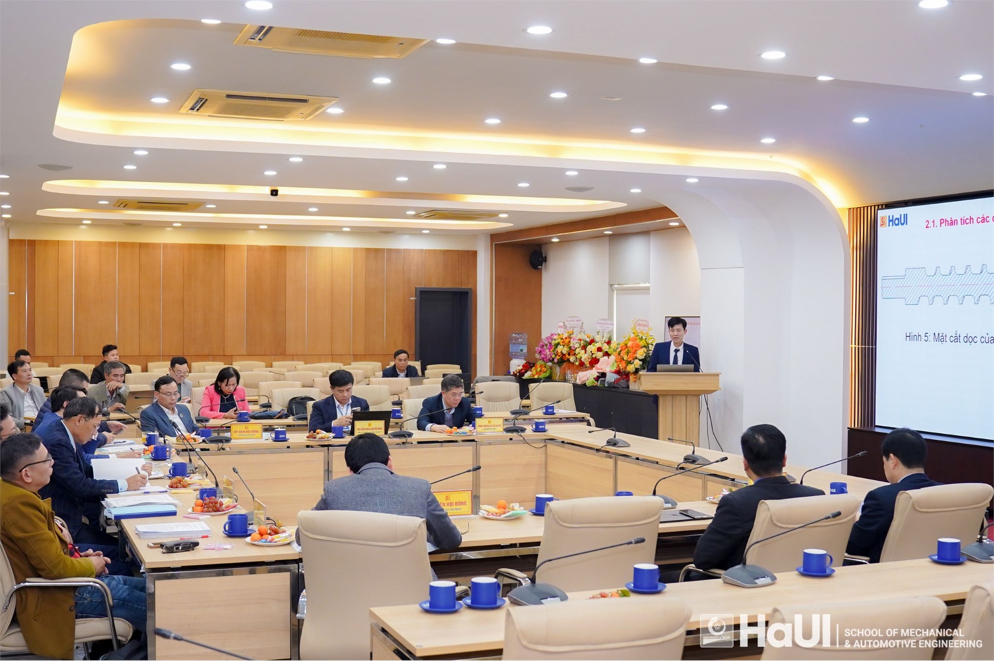 Nghiên cứu sinh Nguyễn Hồng Tiến – Ngành Kỹ thuật Cơ khí bảo vệ thành công Luận án Tiến sĩ