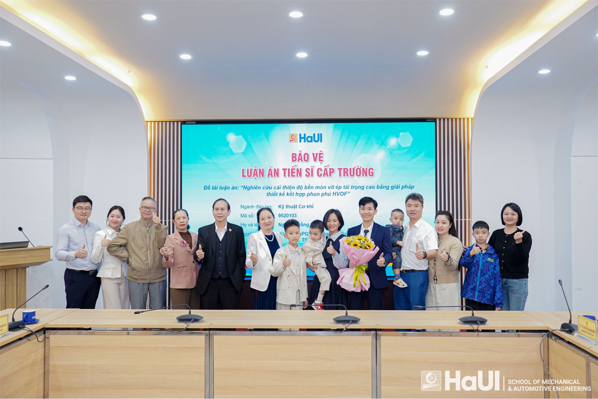 Nghiên cứu sinh Nguyễn Hồng Tiến – Ngành Kỹ thuật Cơ khí bảo vệ thành công Luận án Tiến sĩ