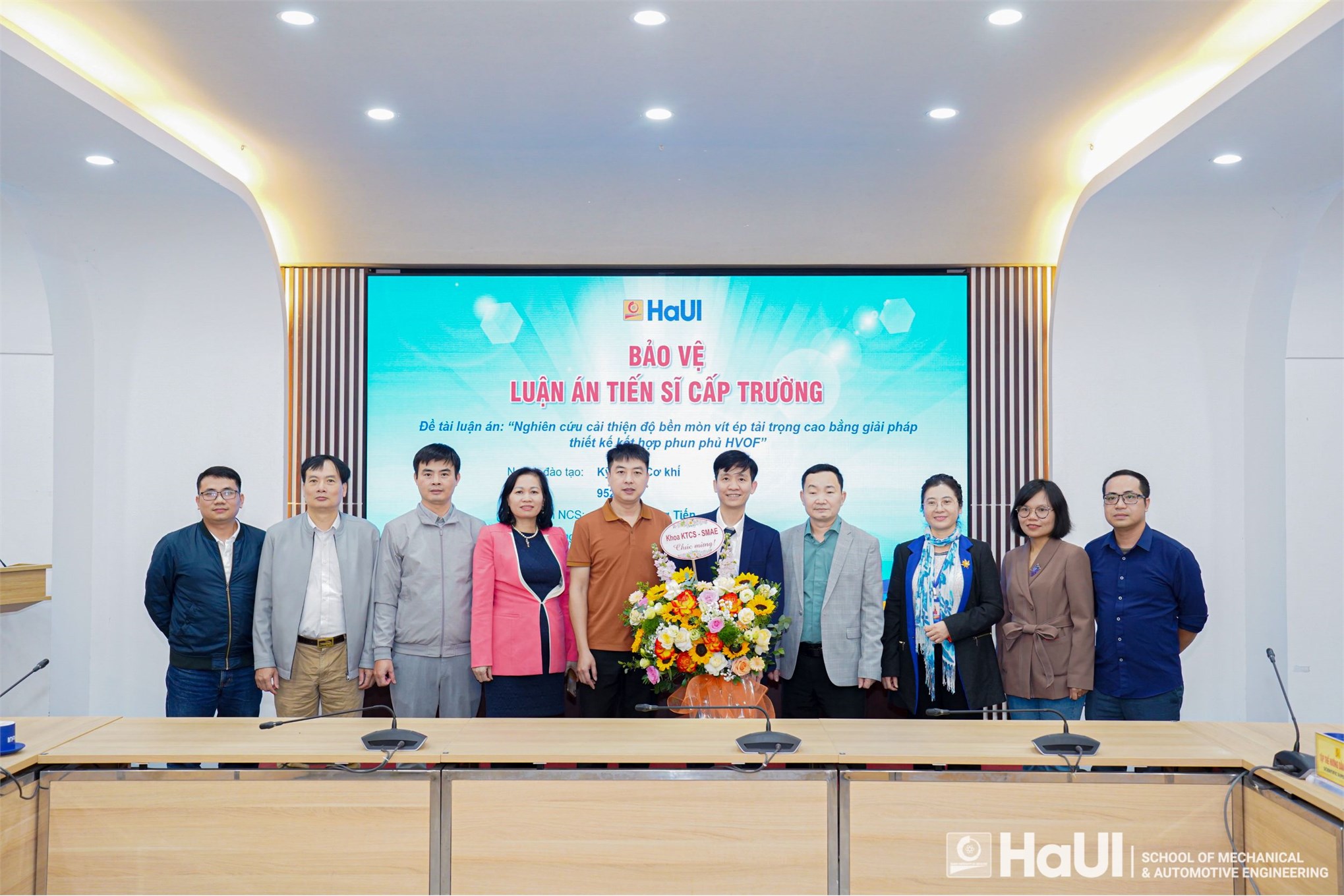 Nghiên cứu sinh Nguyễn Hồng Tiến – Ngành Kỹ thuật Cơ khí bảo vệ thành công Luận án Tiến sĩ