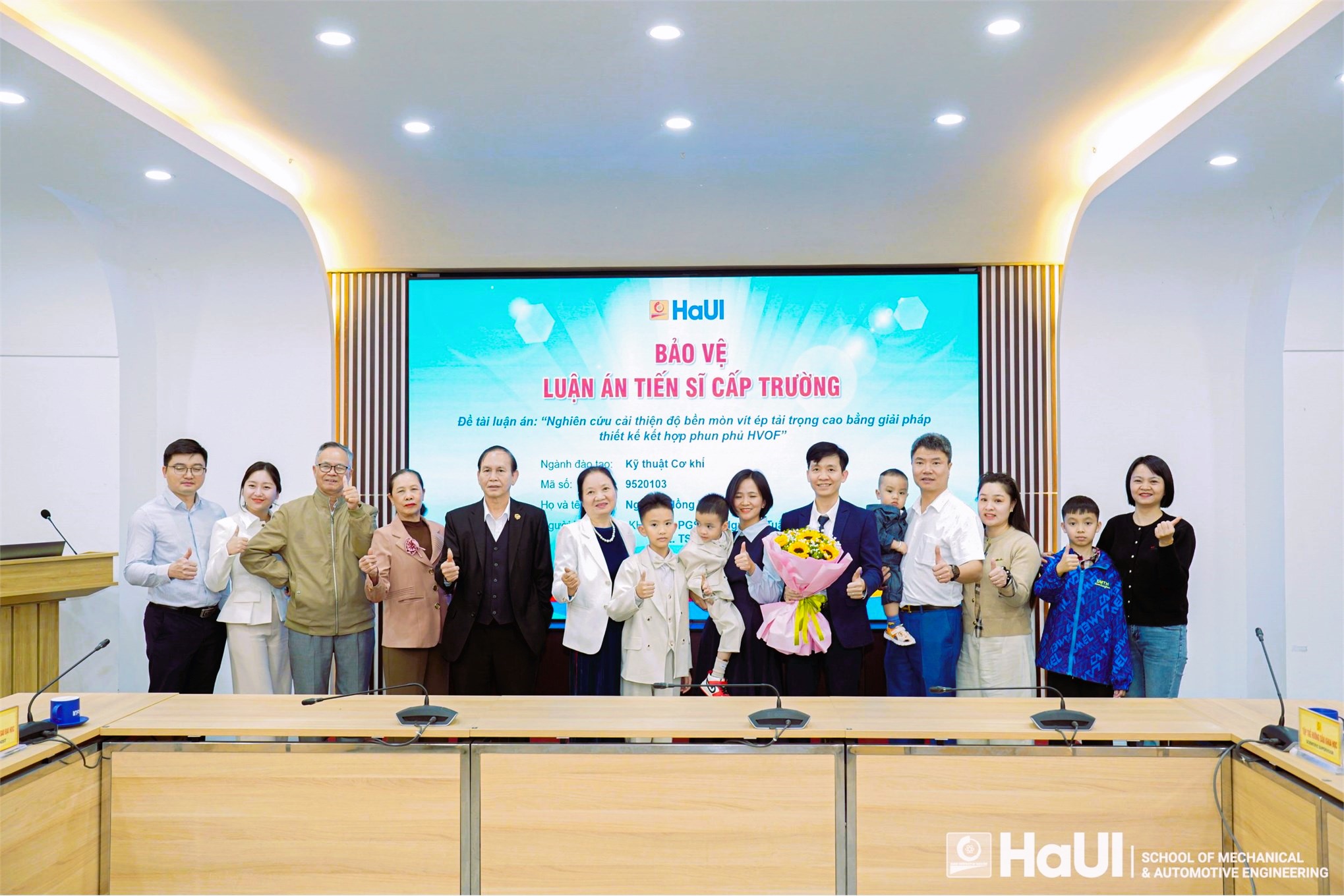 Nghiên cứu sinh Nguyễn Hồng Tiến – Ngành Kỹ thuật Cơ khí bảo vệ thành công Luận án Tiến sĩ