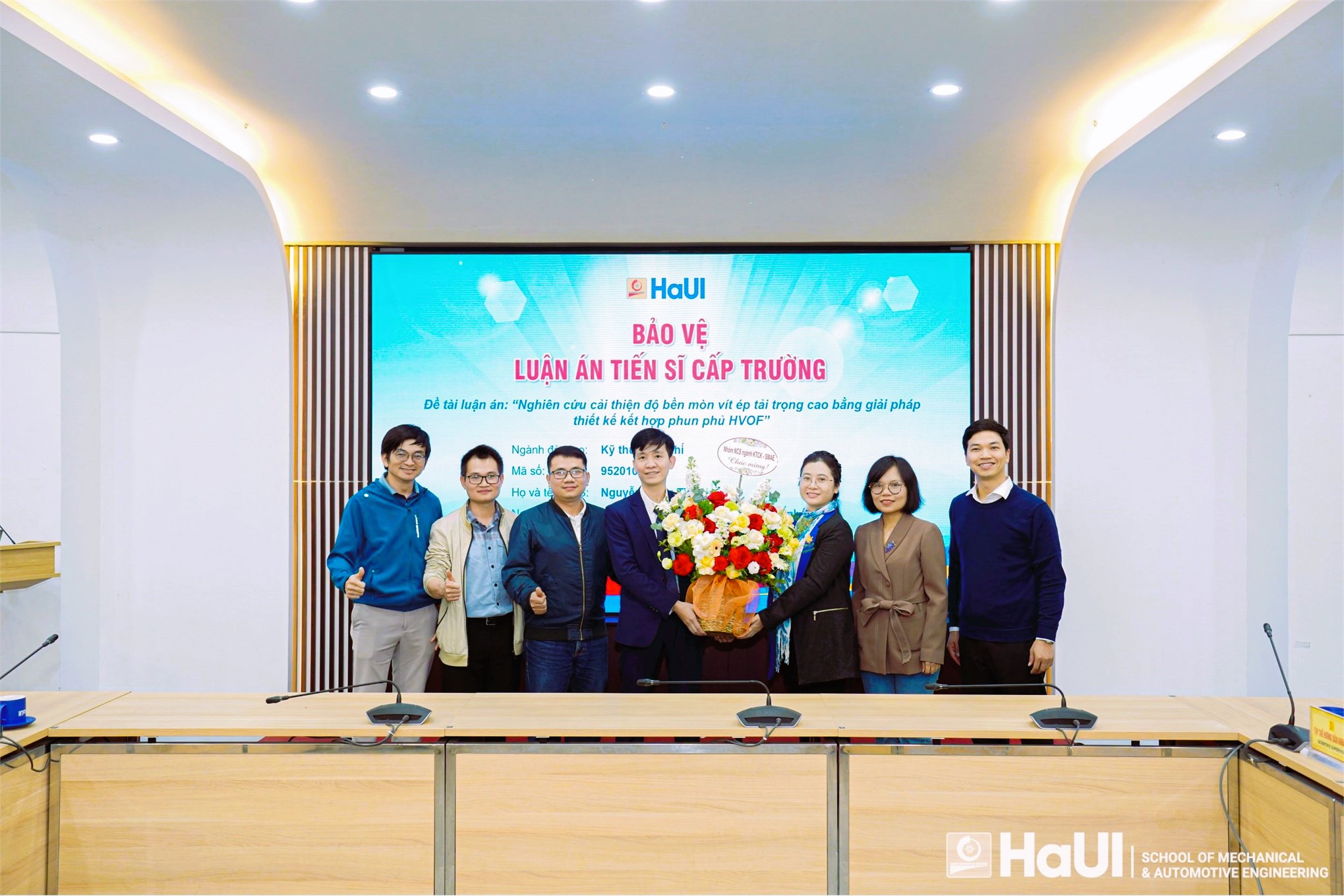 Nghiên cứu sinh Nguyễn Hồng Tiến – Ngành Kỹ thuật Cơ khí bảo vệ thành công Luận án Tiến sĩ