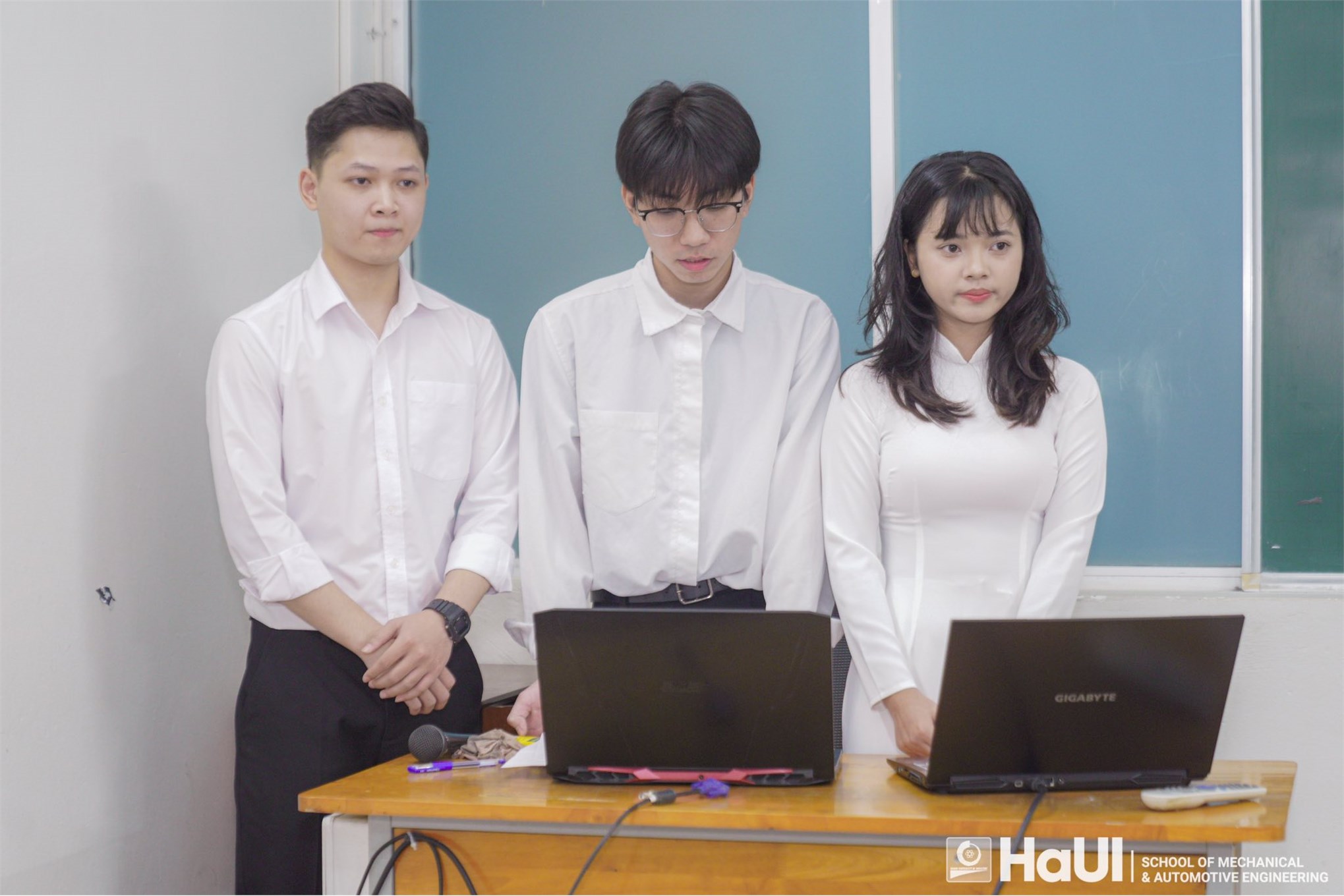 Ba nữ sinh Trường Cơ khí – Ô tô tốt nghiệp sớm với tấm bằng loại Giỏi: Dấu ấn bản lĩnh của những bông hồng kỹ thuật