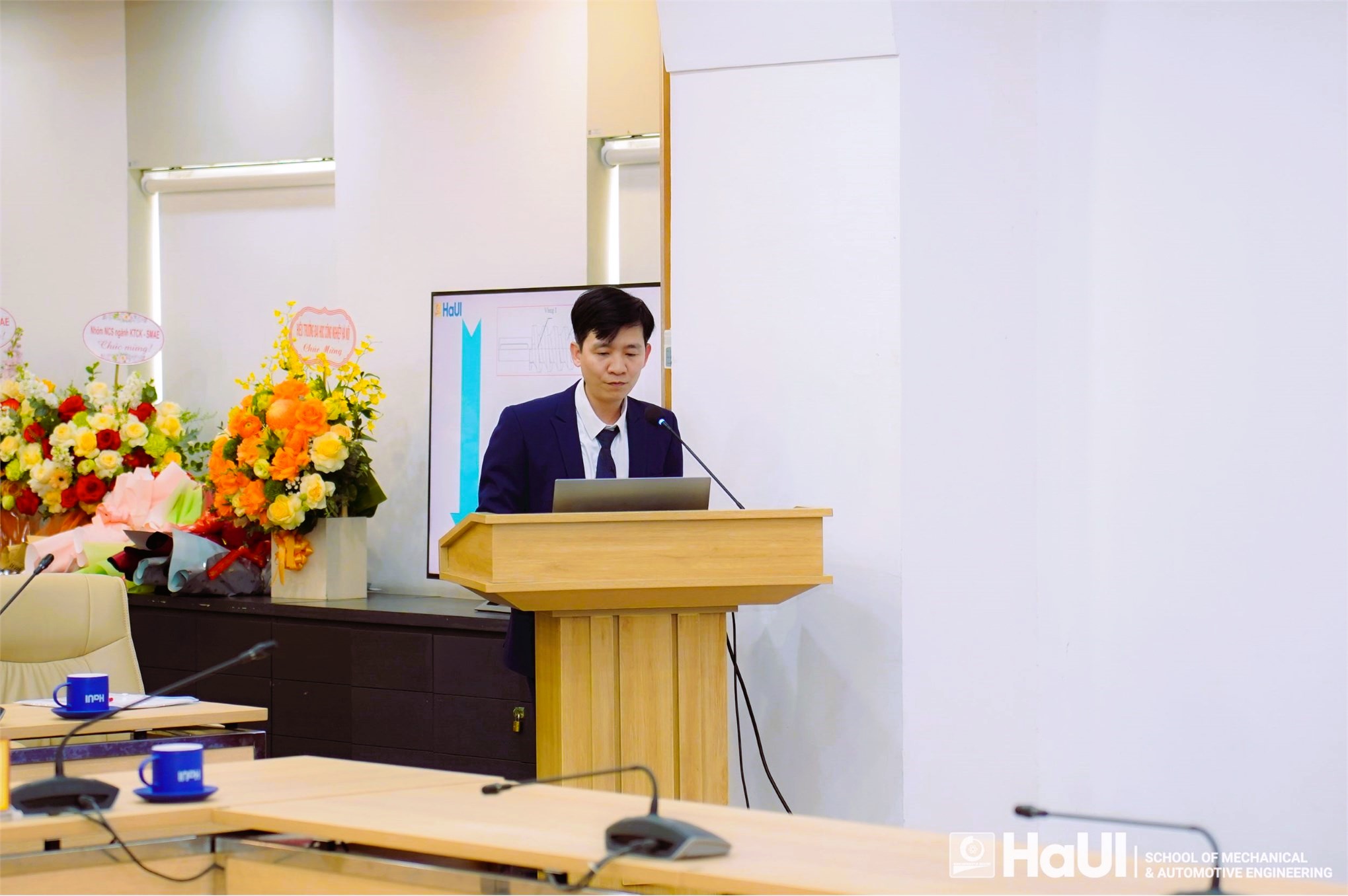 PhD Candidate Nguyen Hong Tien majoring Mechanical Engineering successfully defended his doctoral dissertation