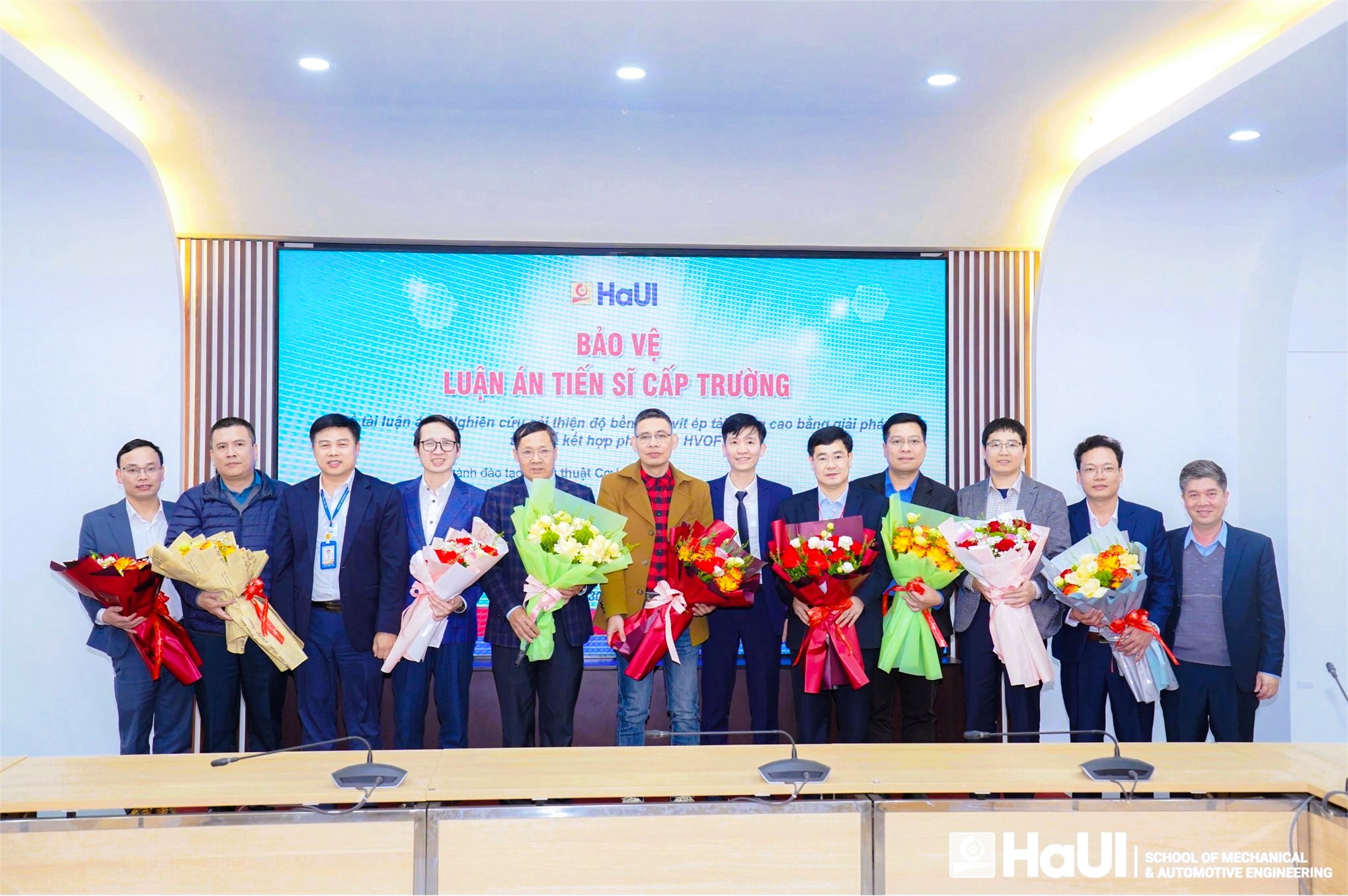 PhD Candidate Nguyen Hong Tien majoring Mechanical Engineering successfully defended his doctoral dissertation